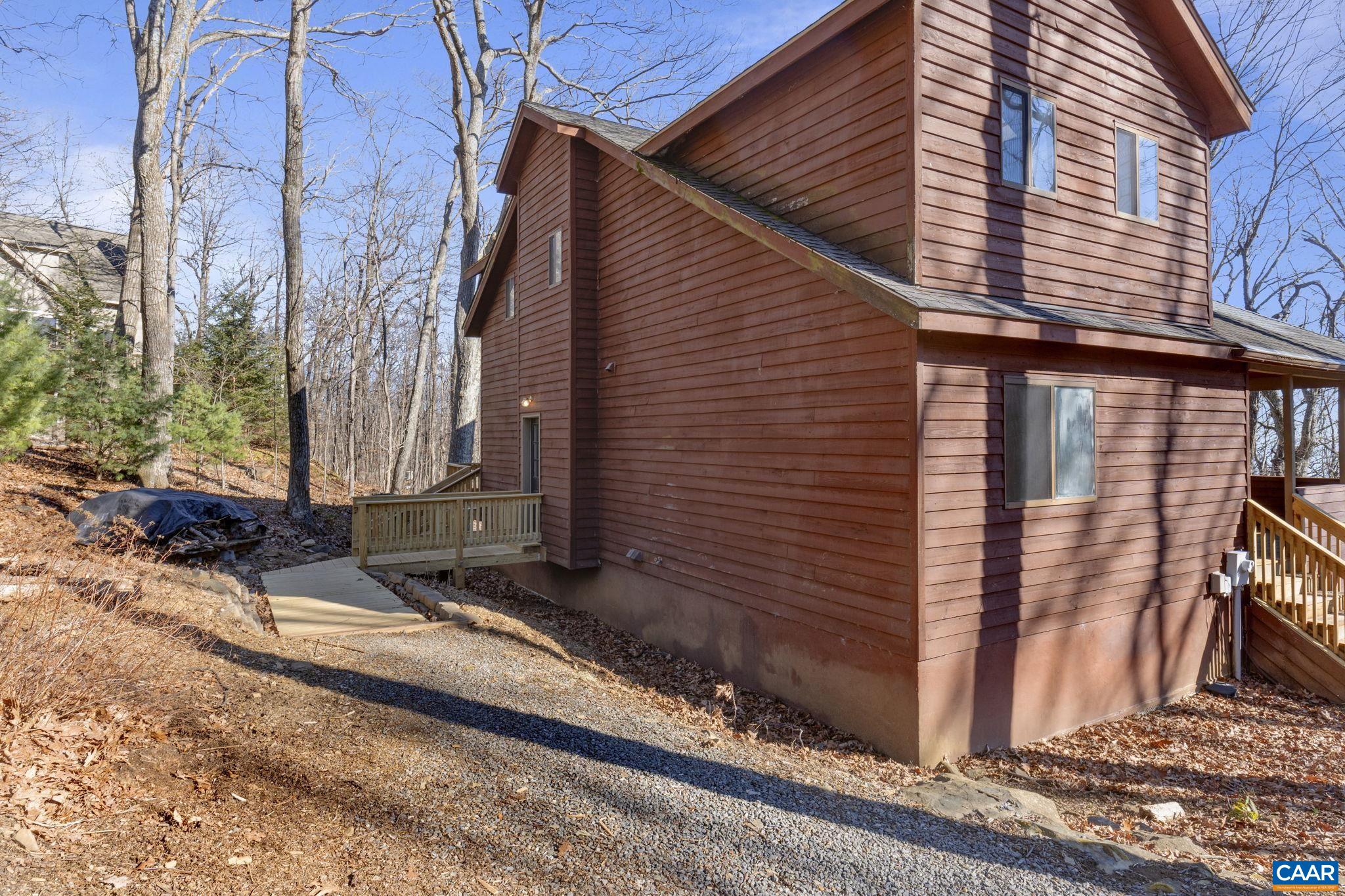 19 BLUE FLINT LN