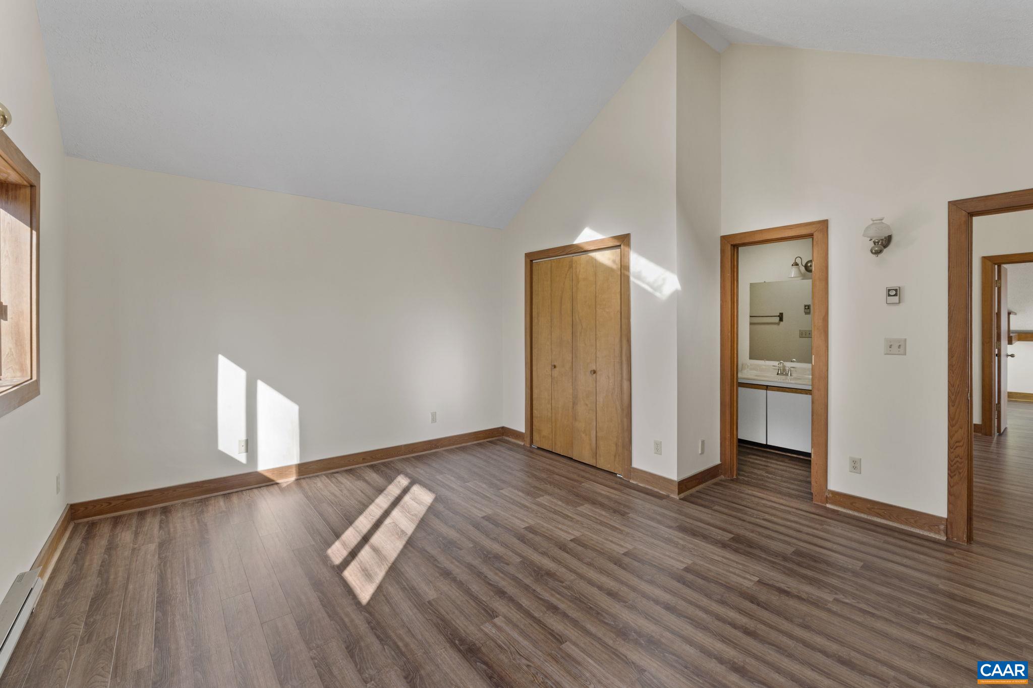 19 BLUE FLINT LN