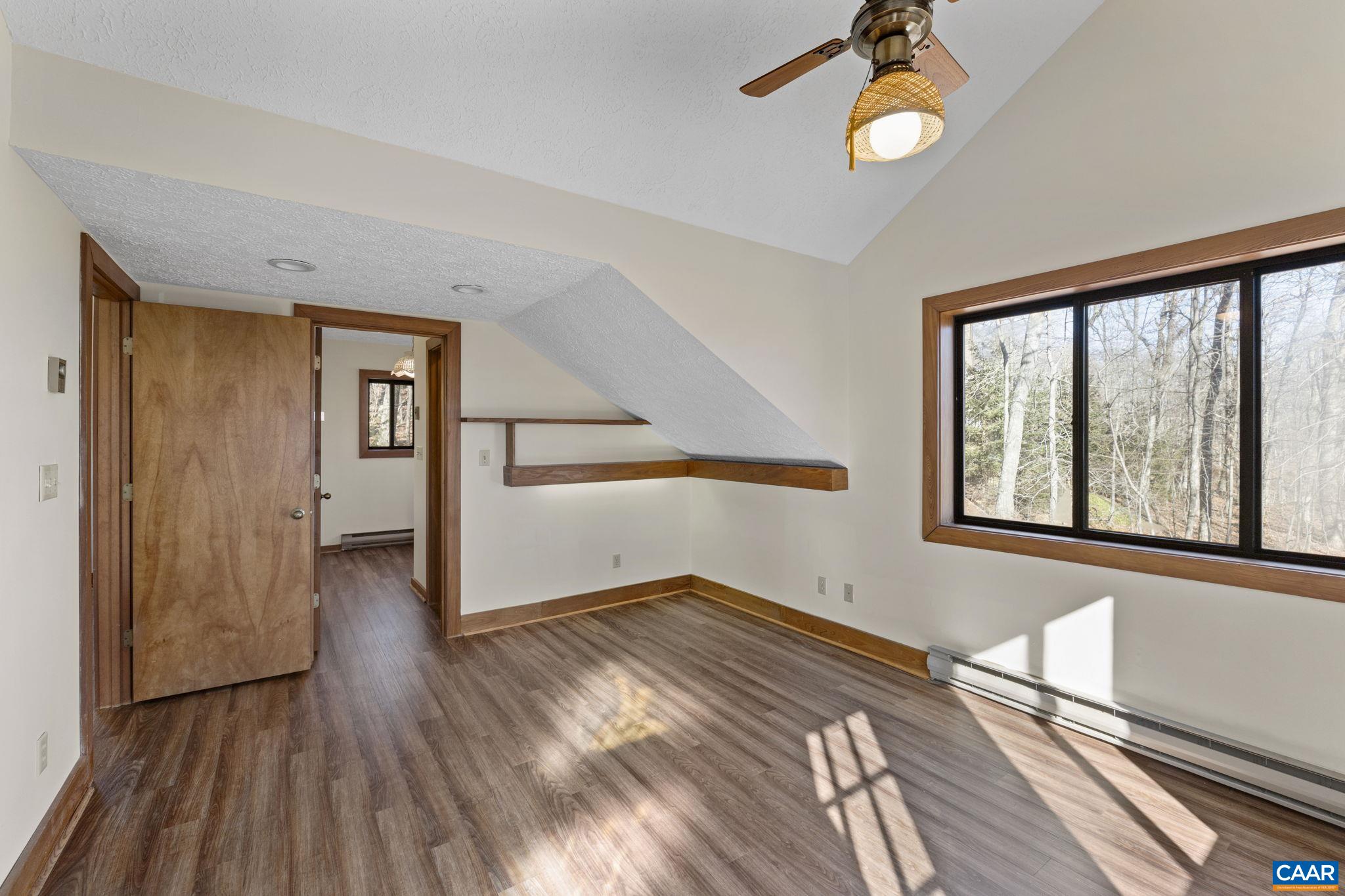 19 BLUE FLINT LN