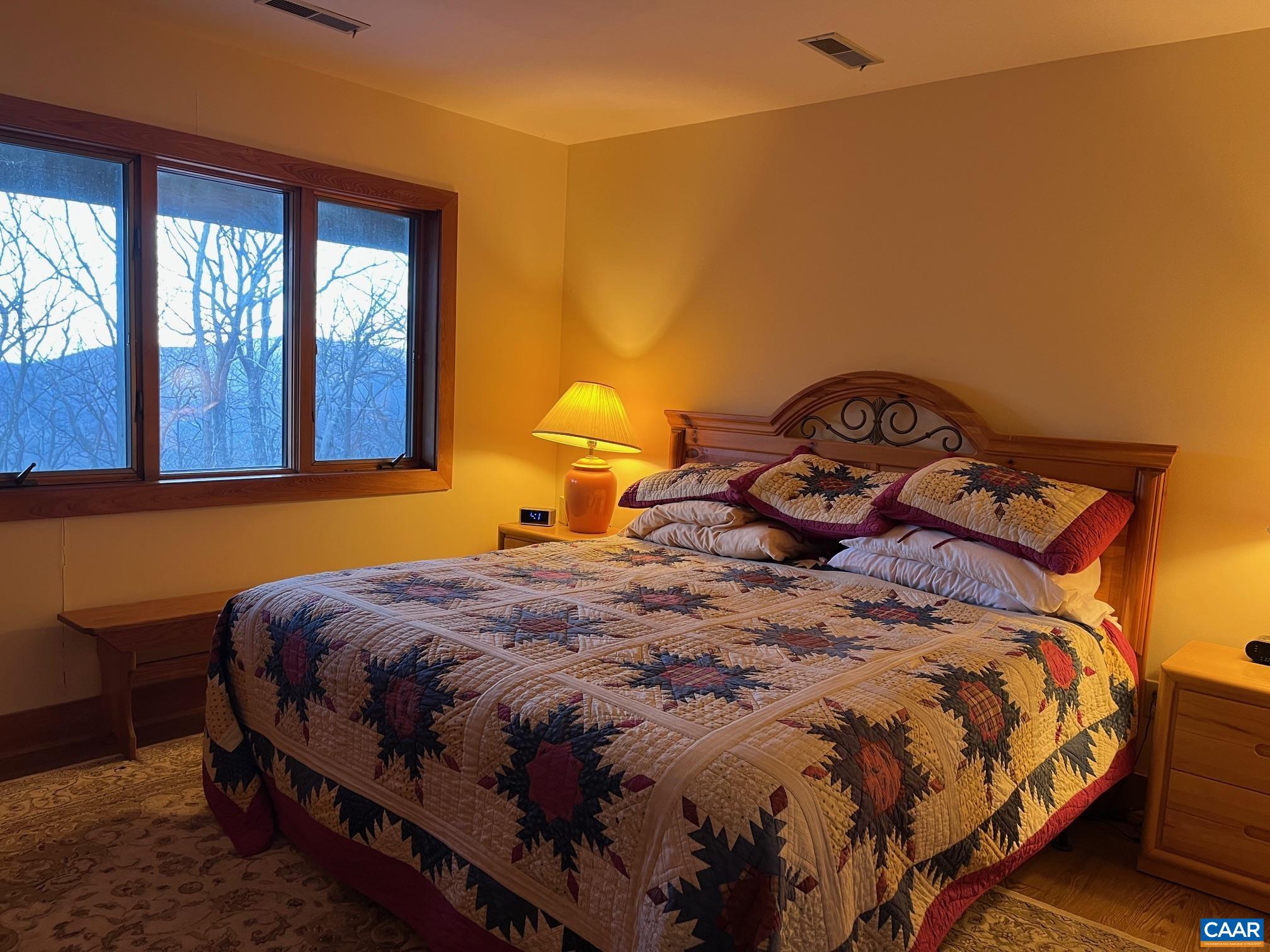 100 NORTH ROCK TREE LN