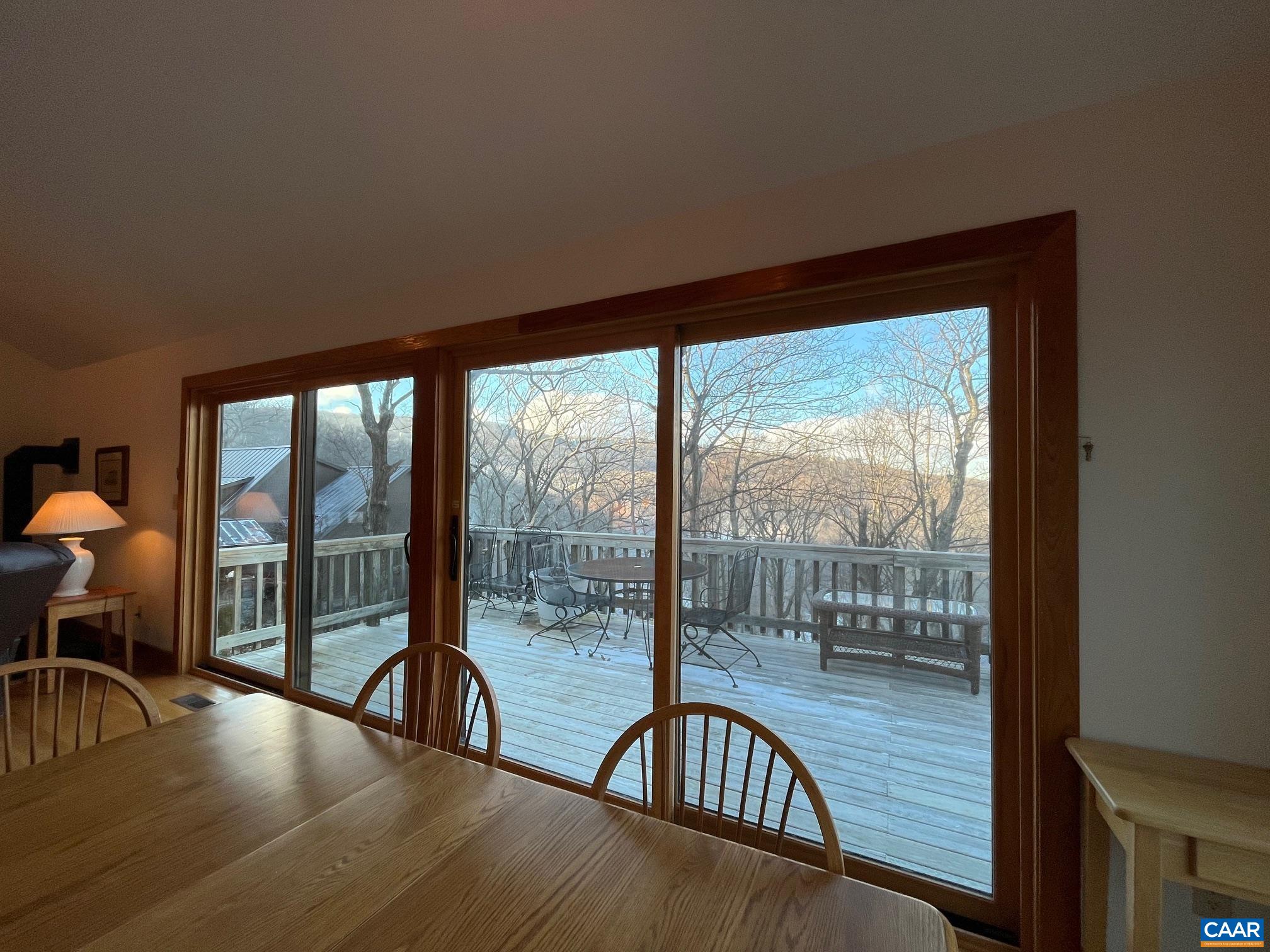 100 NORTH ROCK TREE LN