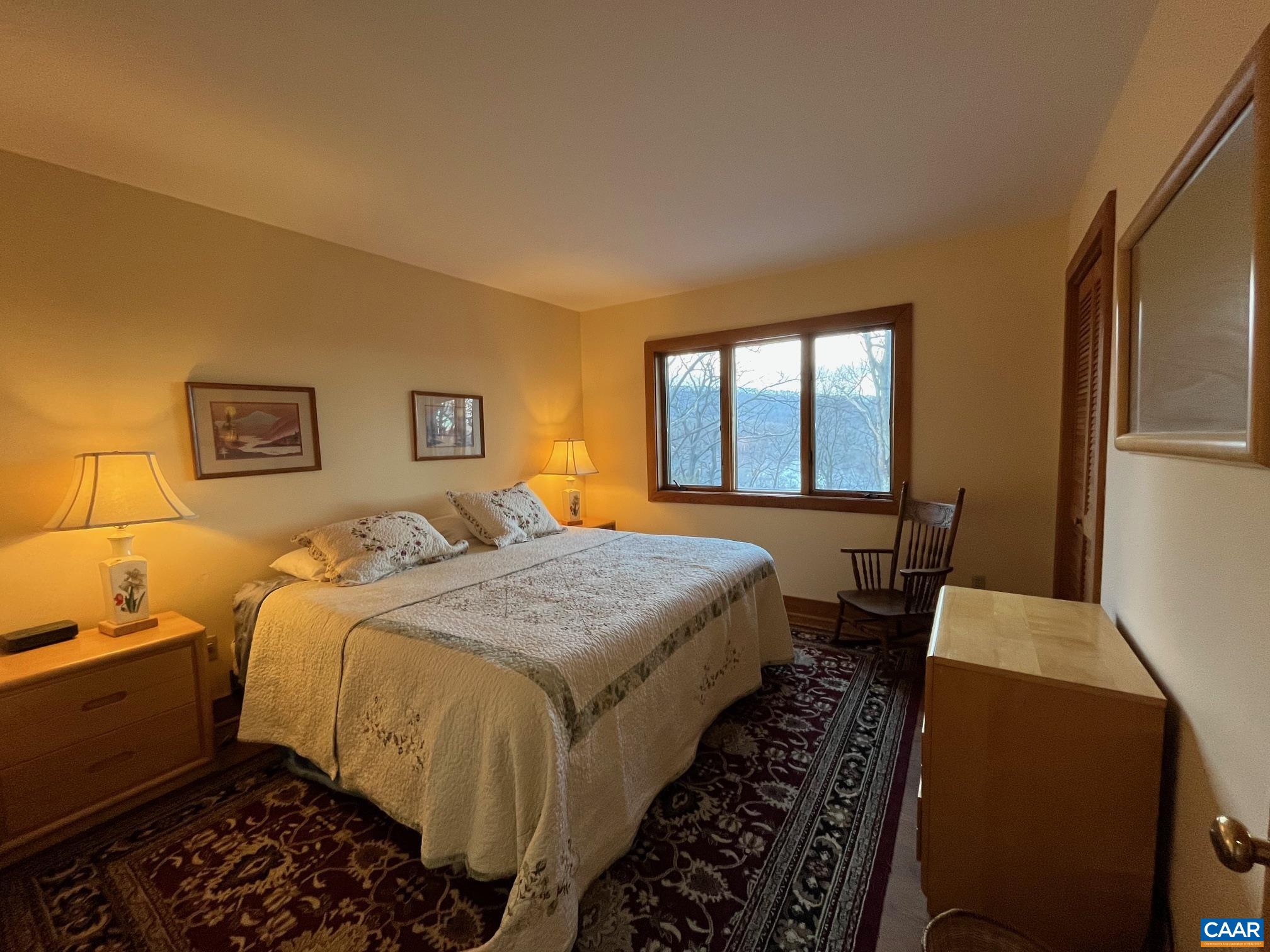 100 NORTH ROCK TREE LN