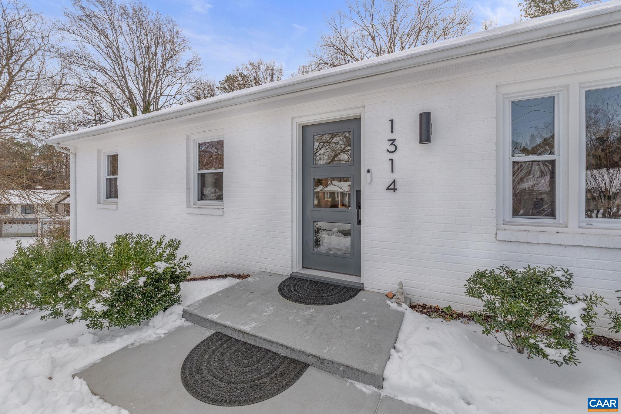 1314 KENWOOD LN