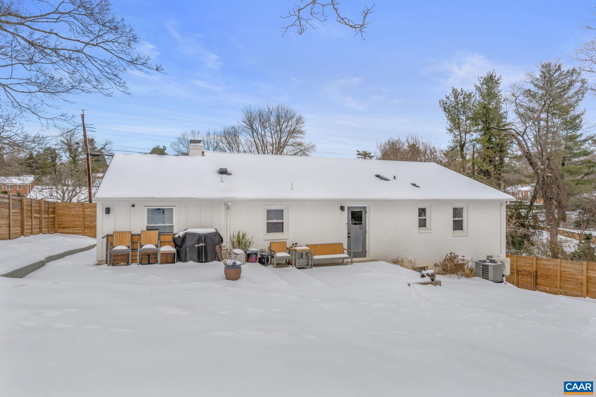 1314 KENWOOD LN