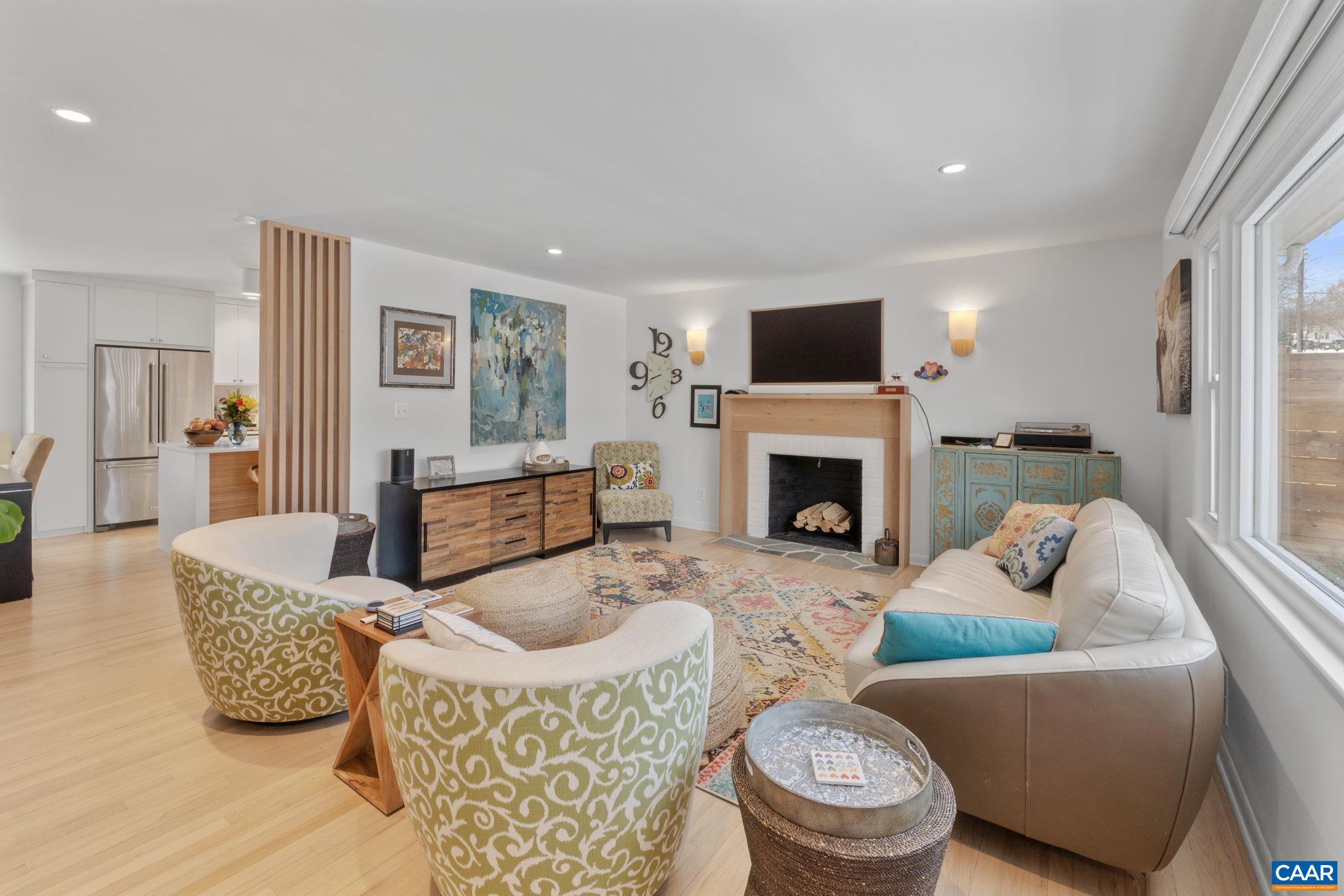 1314 KENWOOD LN