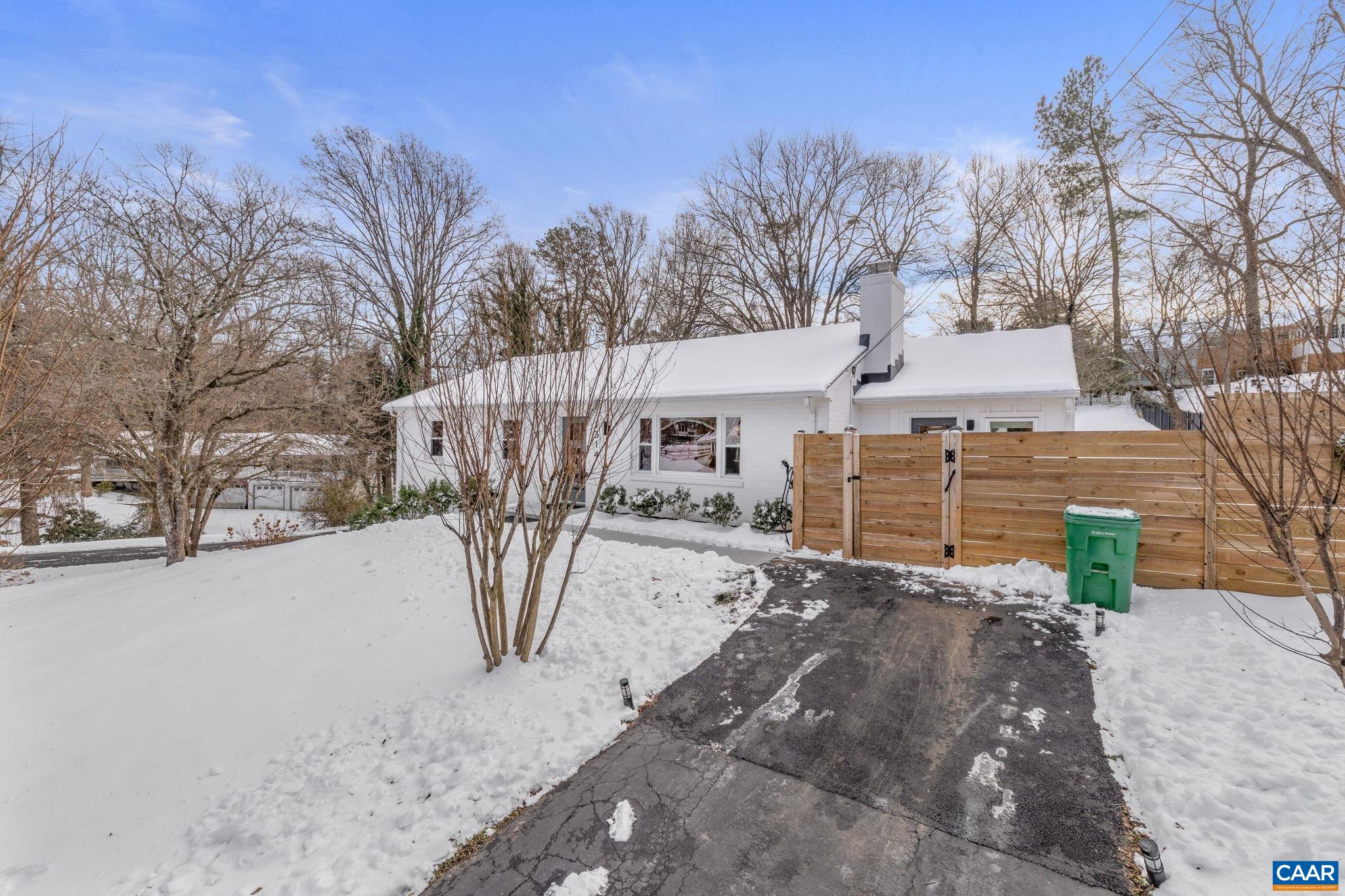 1314 KENWOOD LN