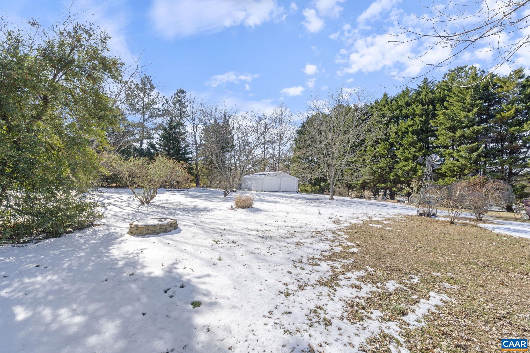 2798 W RIVER RD