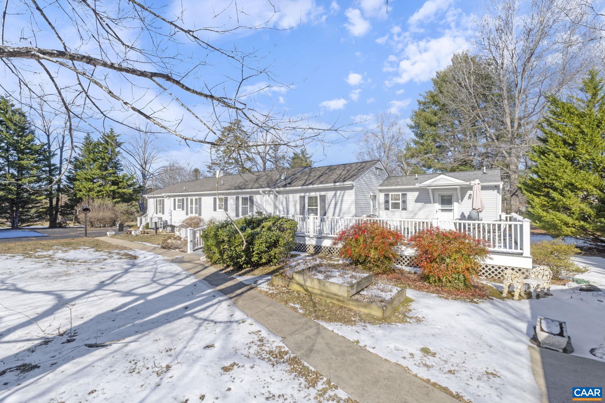 2798 W RIVER RD