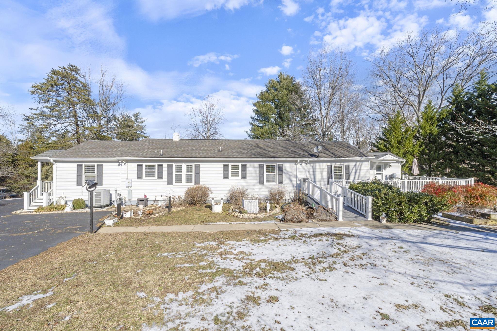 2798 W RIVER RD