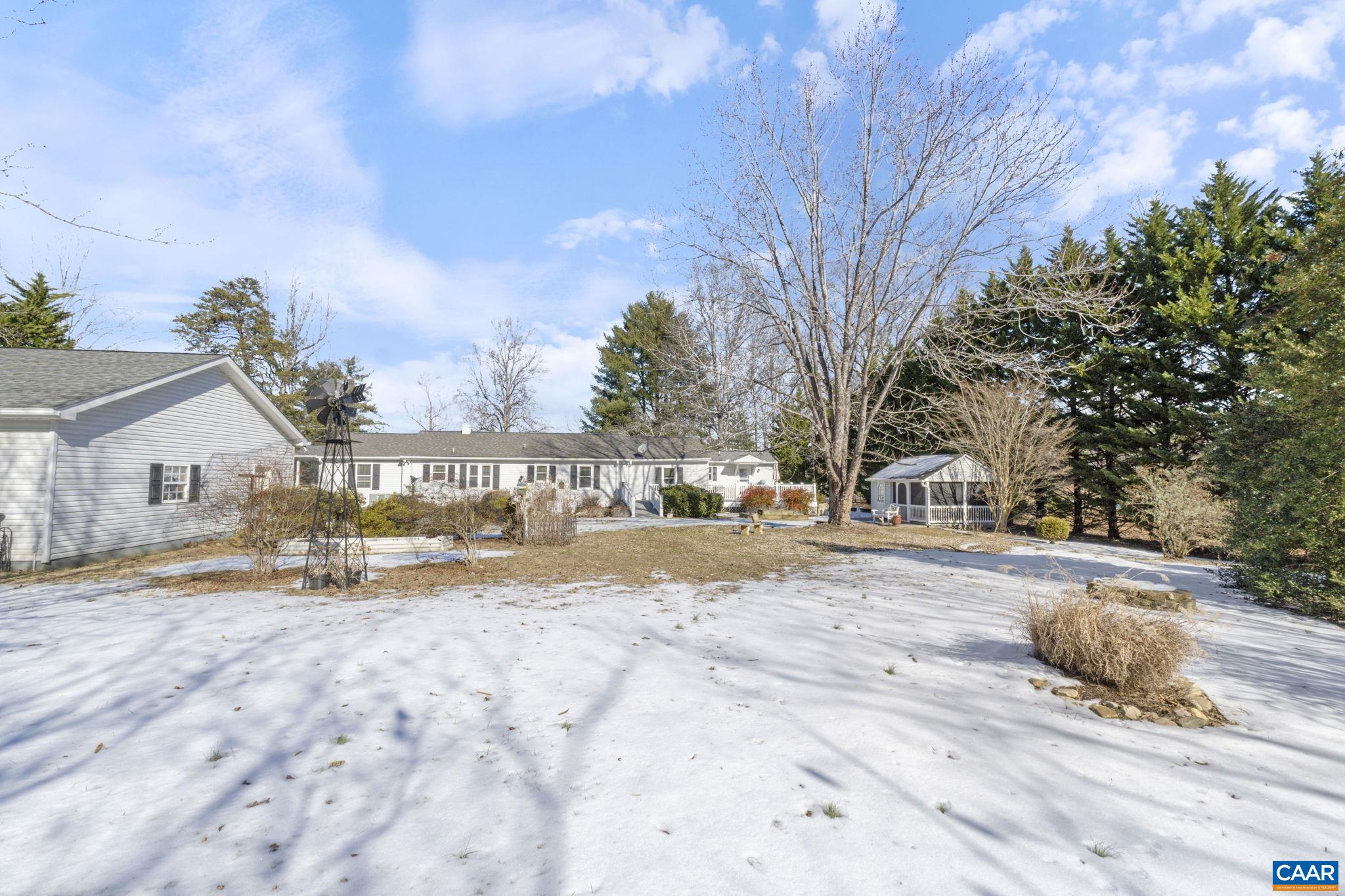 2798 W RIVER RD
