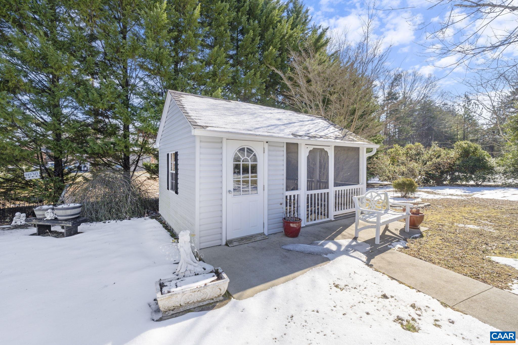 2798 W RIVER RD