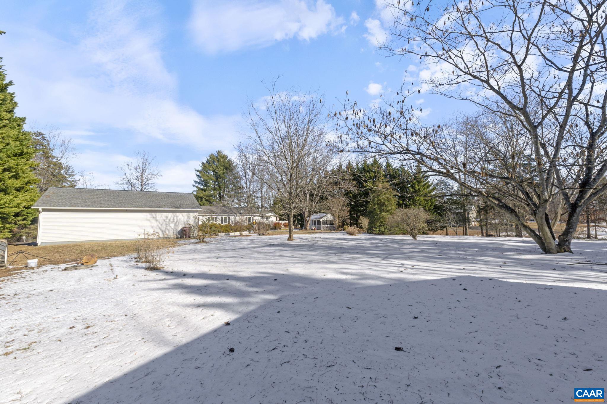 2798 W RIVER RD
