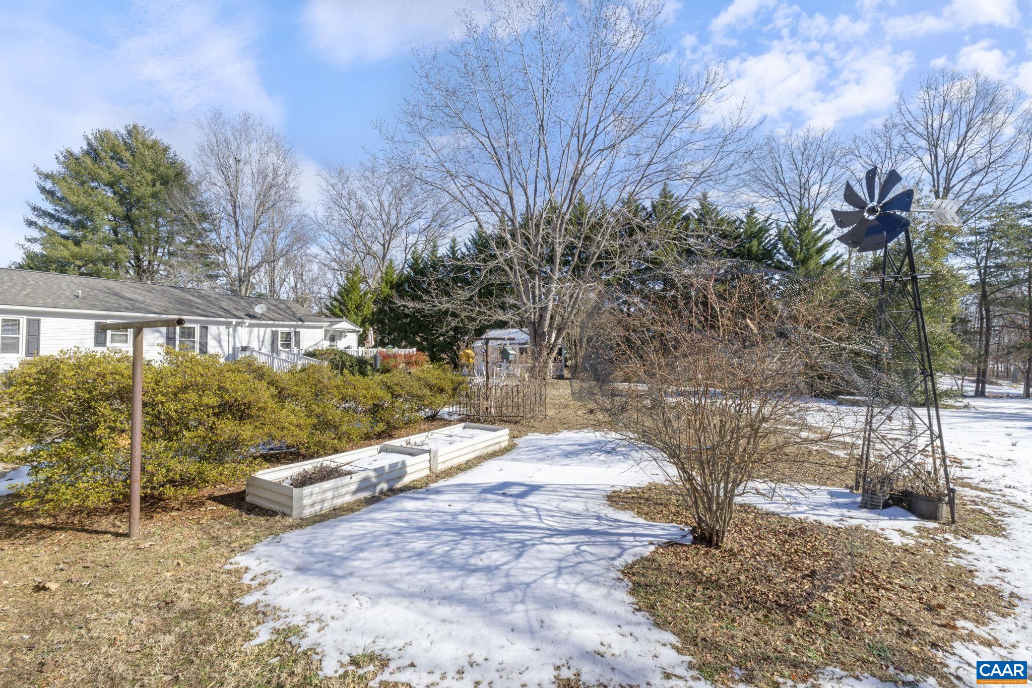 2798 W RIVER RD
