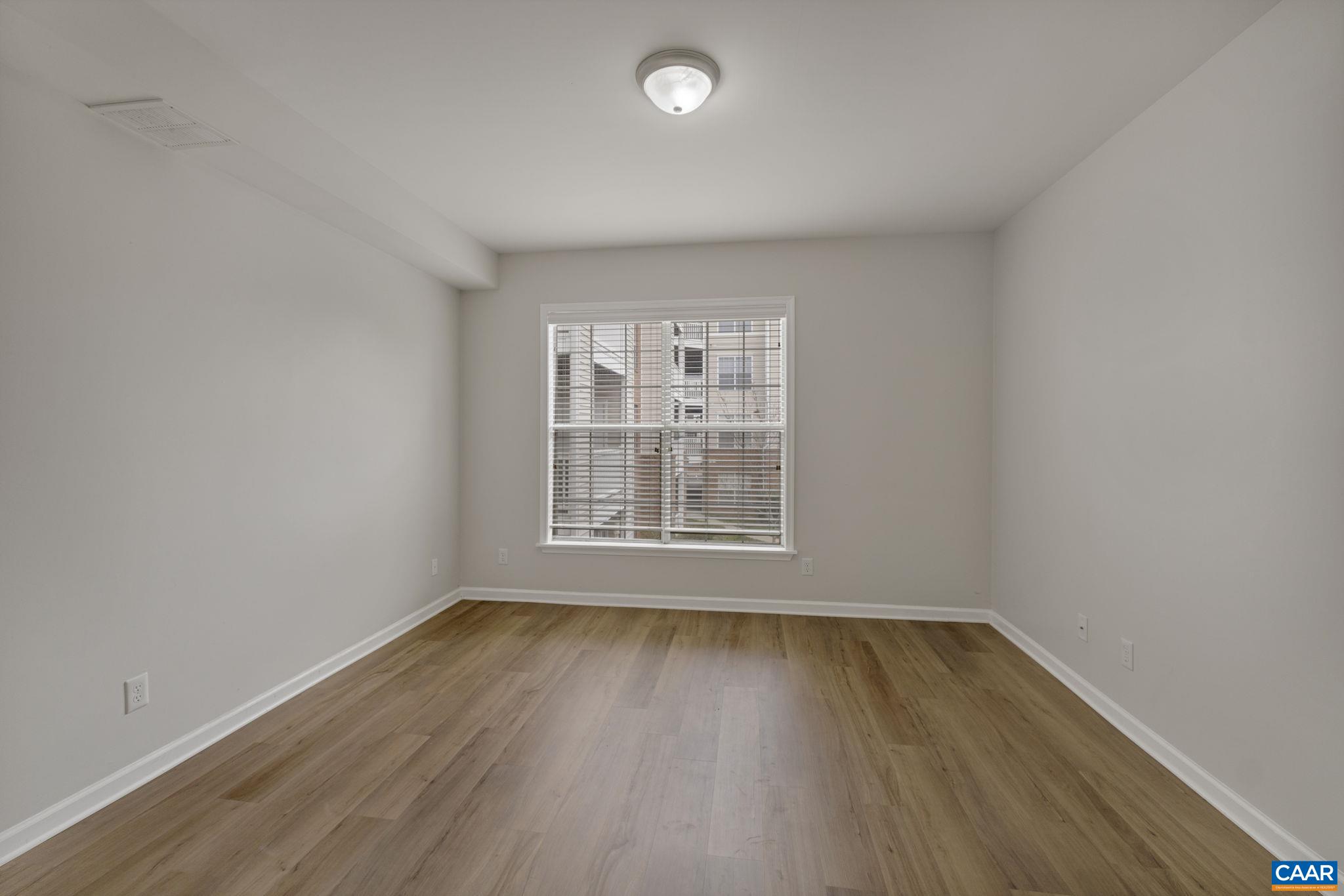 320 RIVERBEND DR Unit: 3C