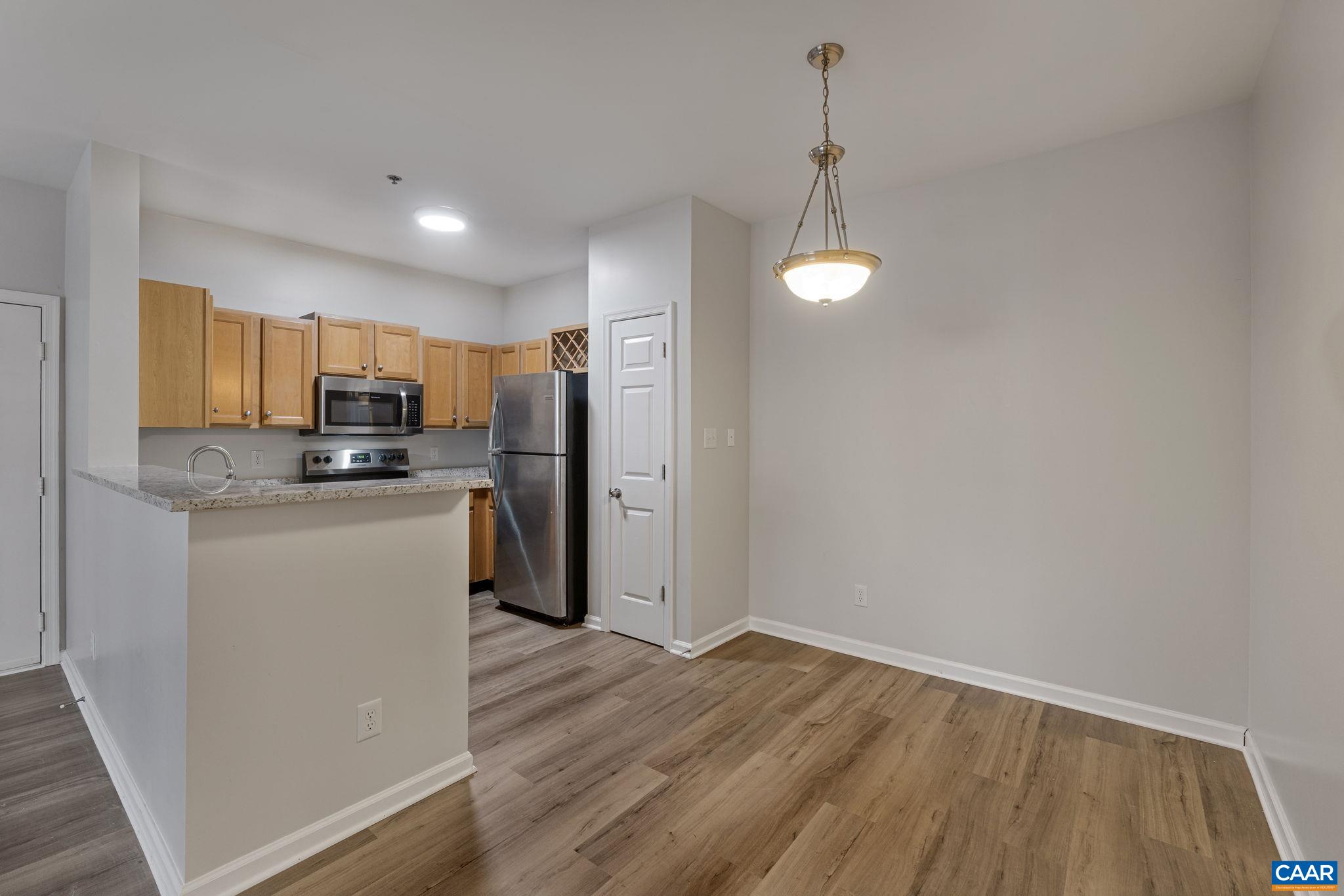 320 RIVERBEND DR Unit: 3C