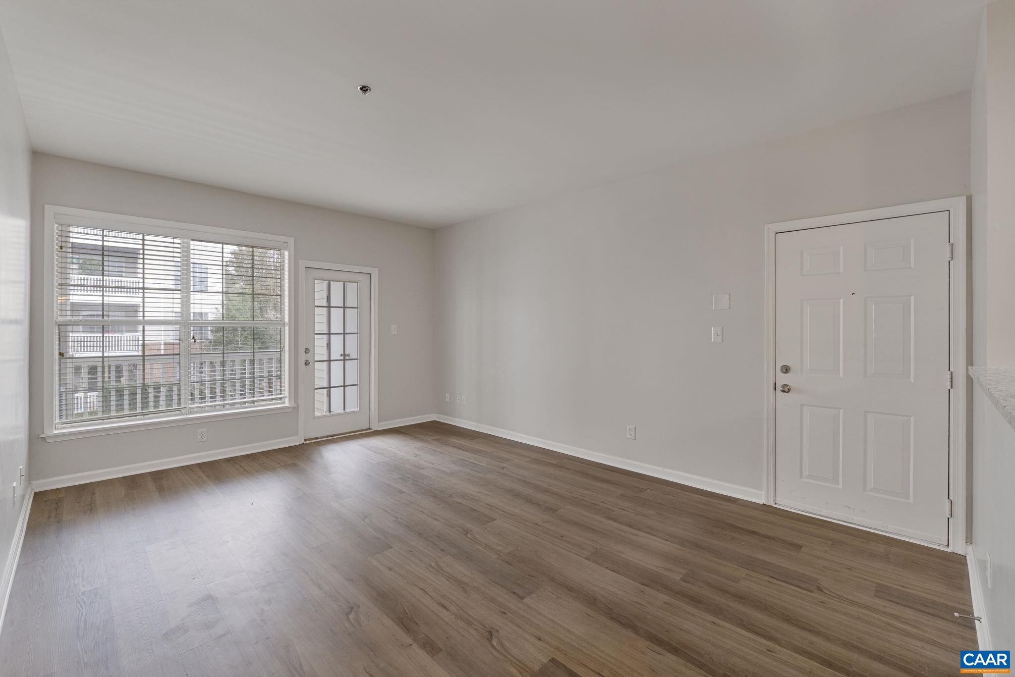 320 RIVERBEND DR Unit: 3C