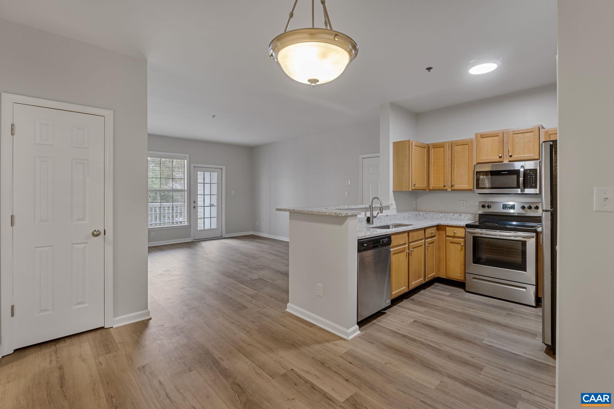 320 RIVERBEND DR Unit: 3C