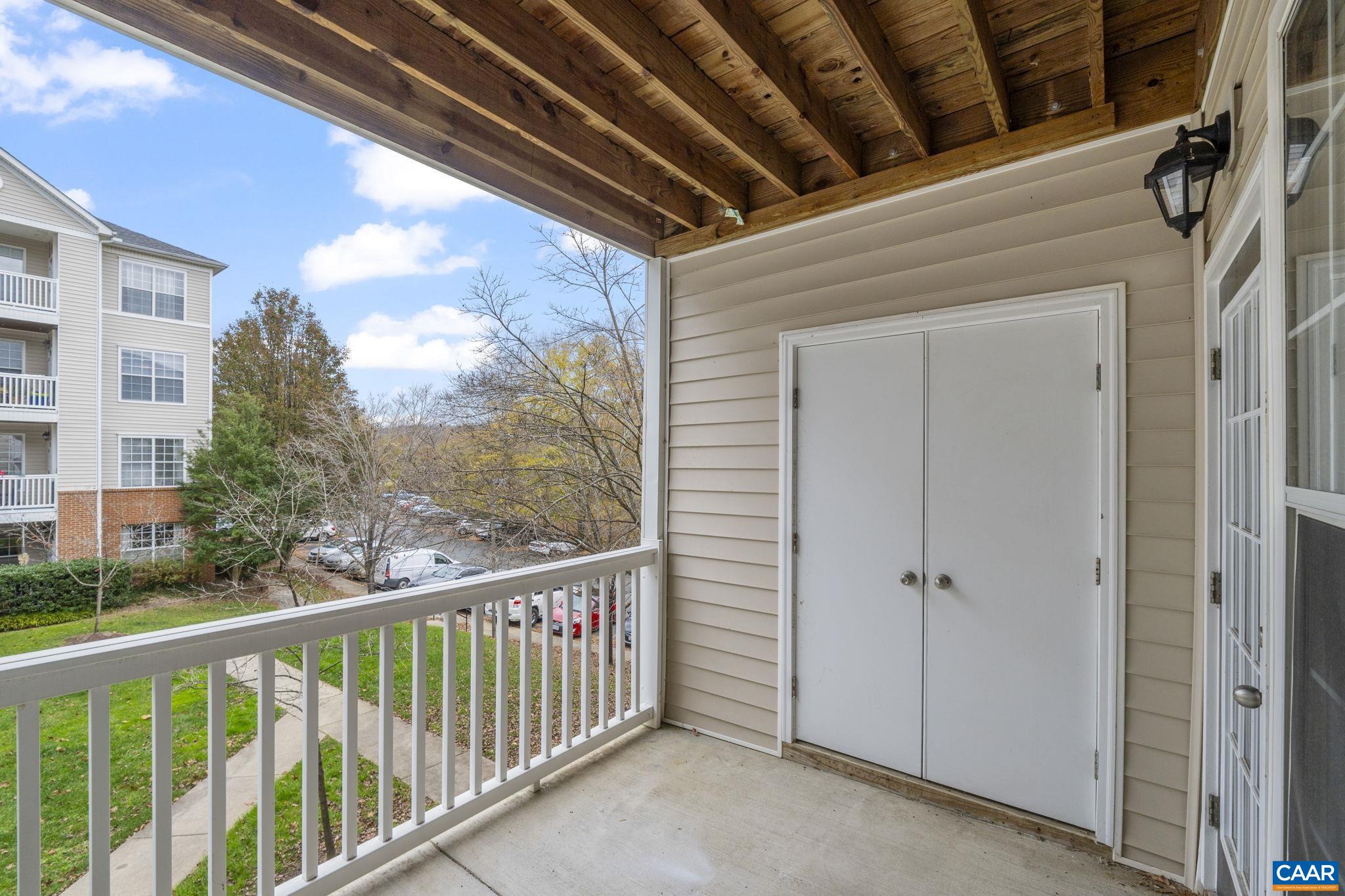 320 RIVERBEND DR Unit: 3C