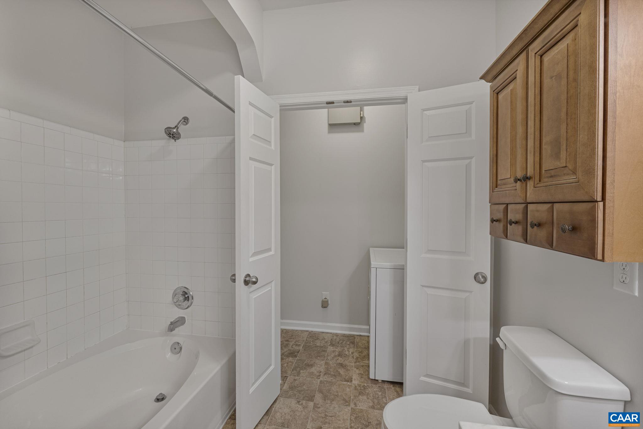 320 RIVERBEND DR Unit: 3C