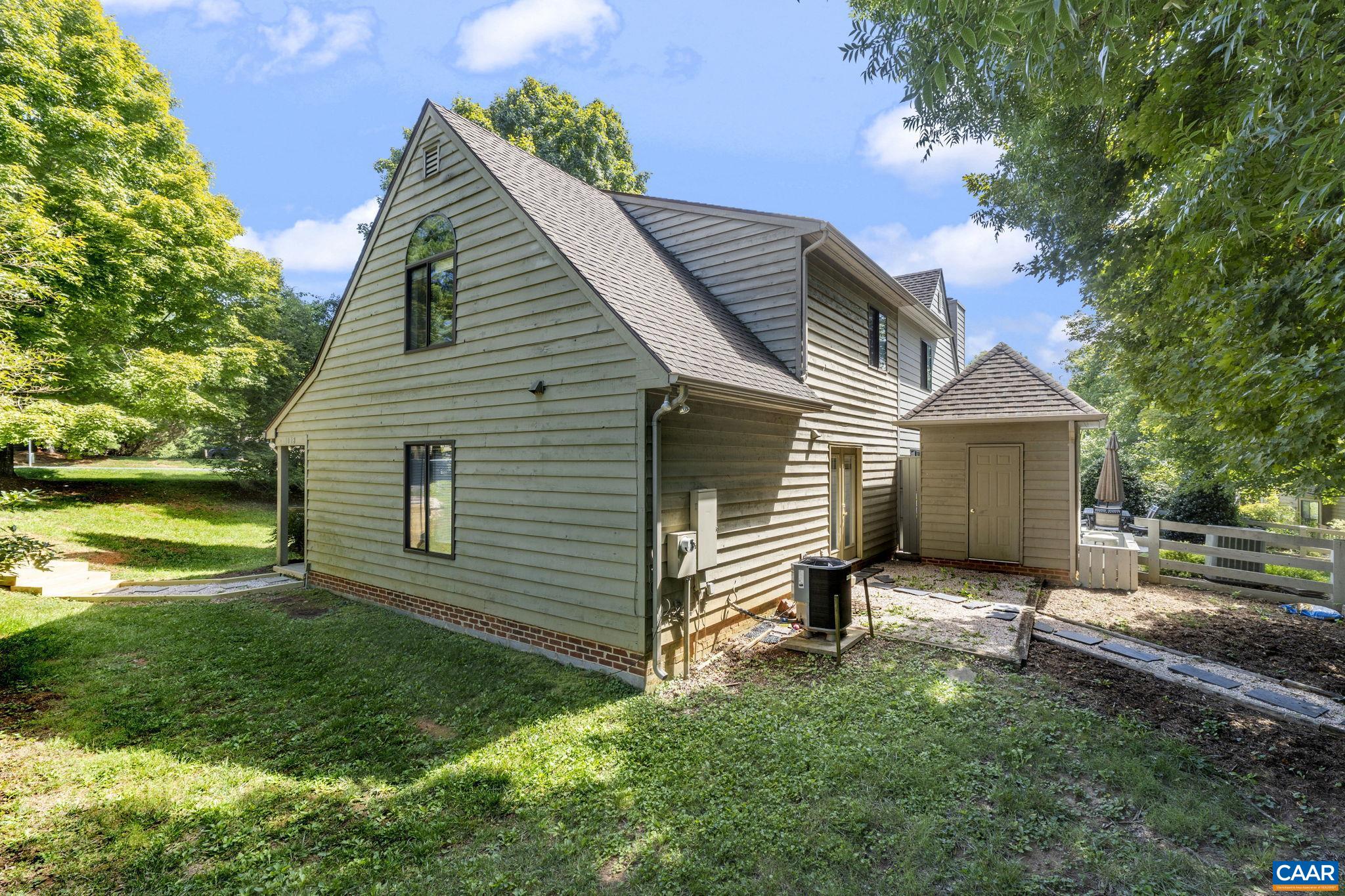 1018 HIGHLANDS DR