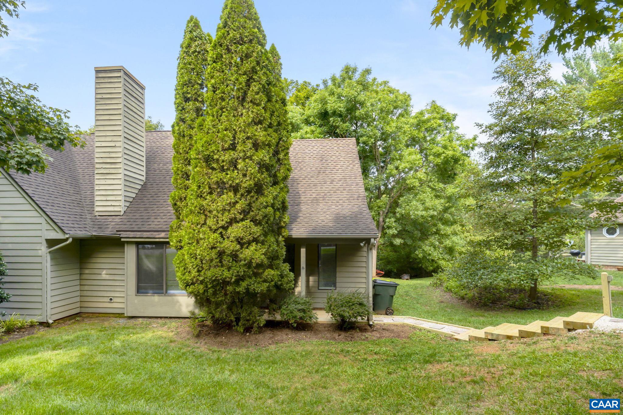 1018 HIGHLANDS DR