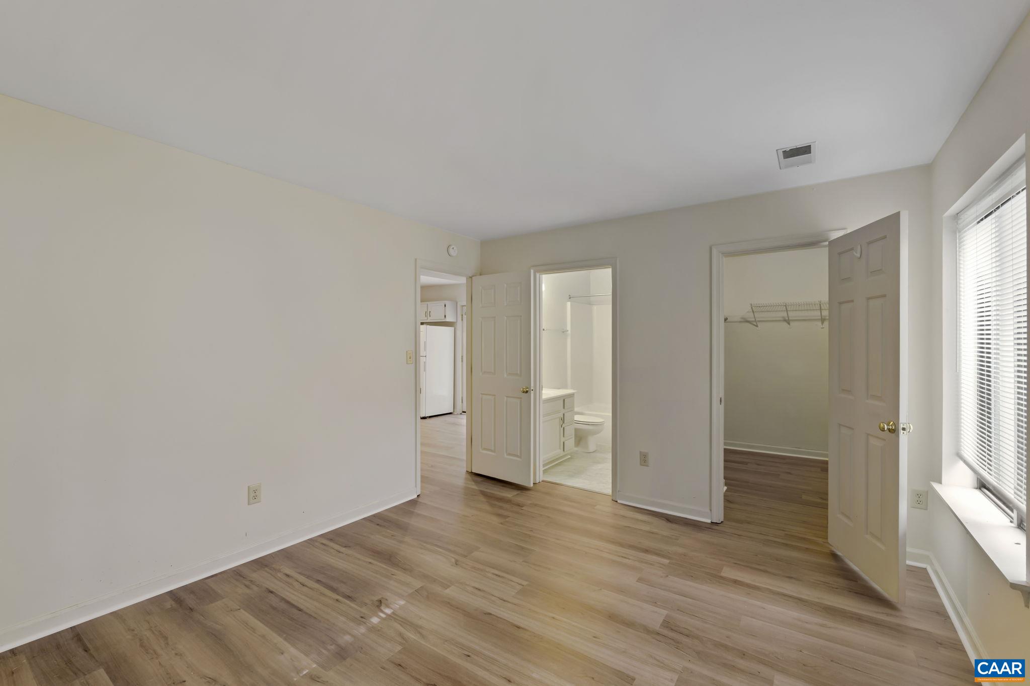 1018 HIGHLANDS DR
