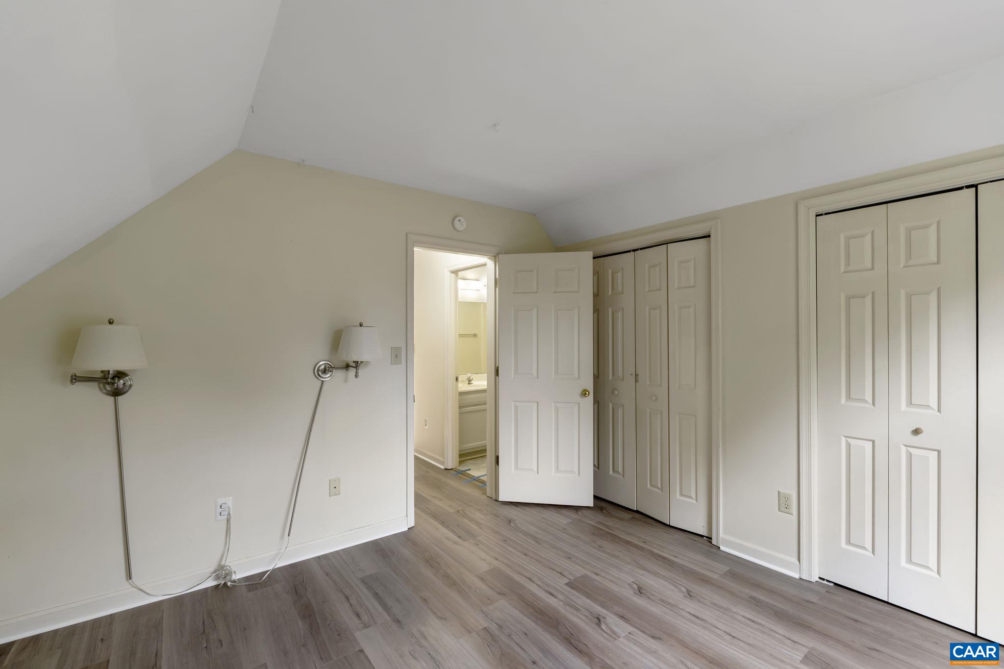 1018 HIGHLANDS DR