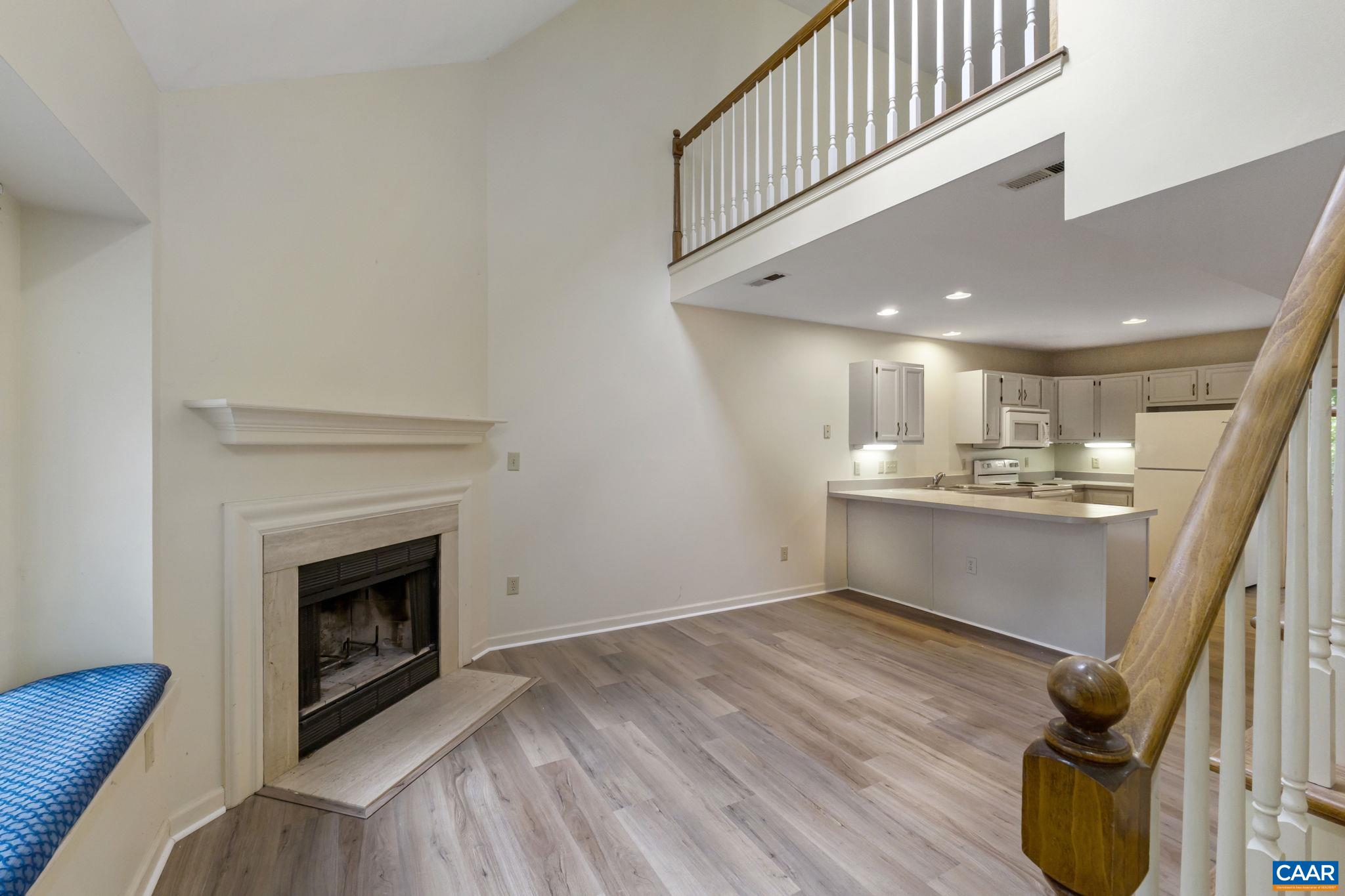 1018 HIGHLANDS DR