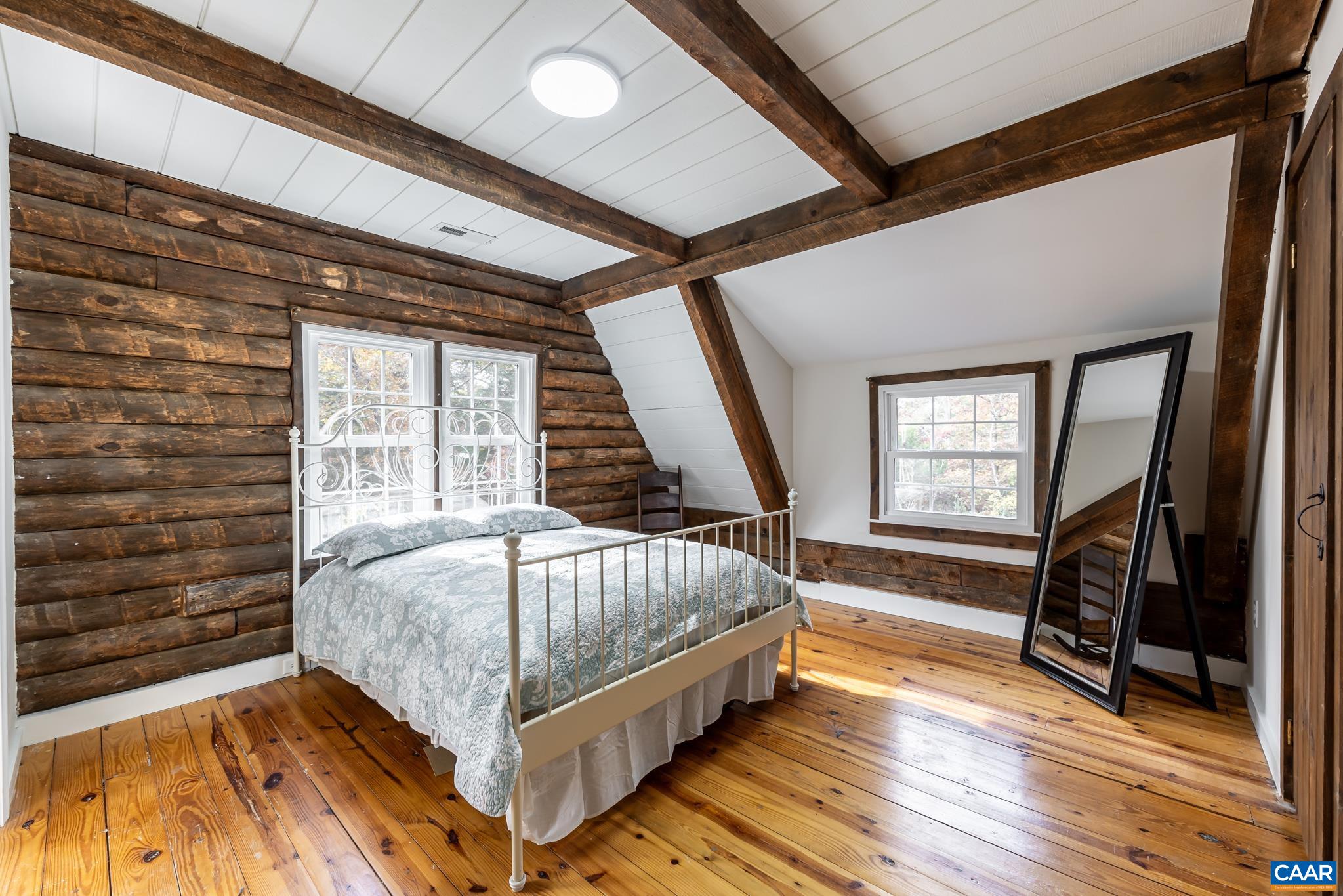 2395 MOUNTAIN BROOK DR