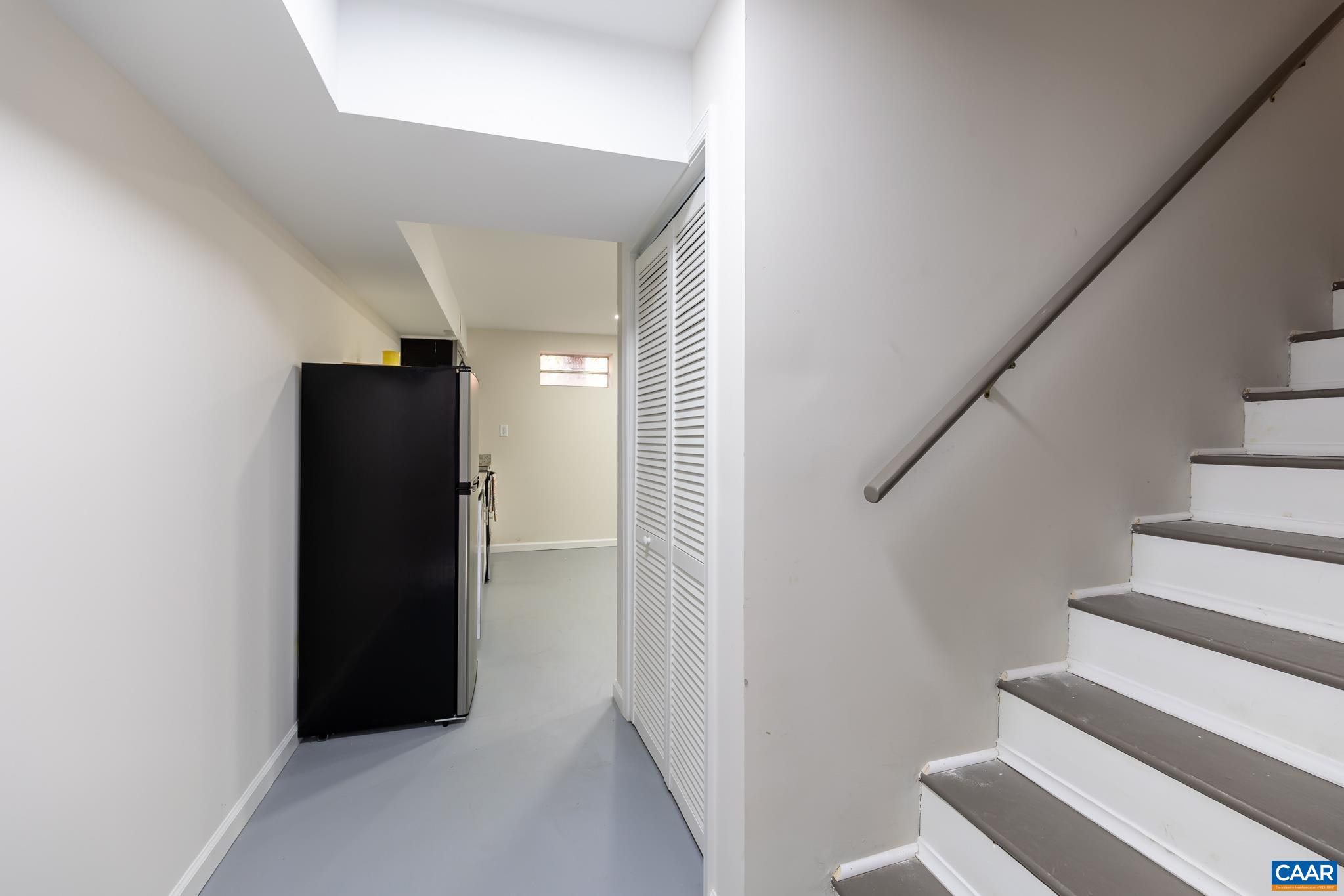 2395 MOUNTAIN BROOK DR