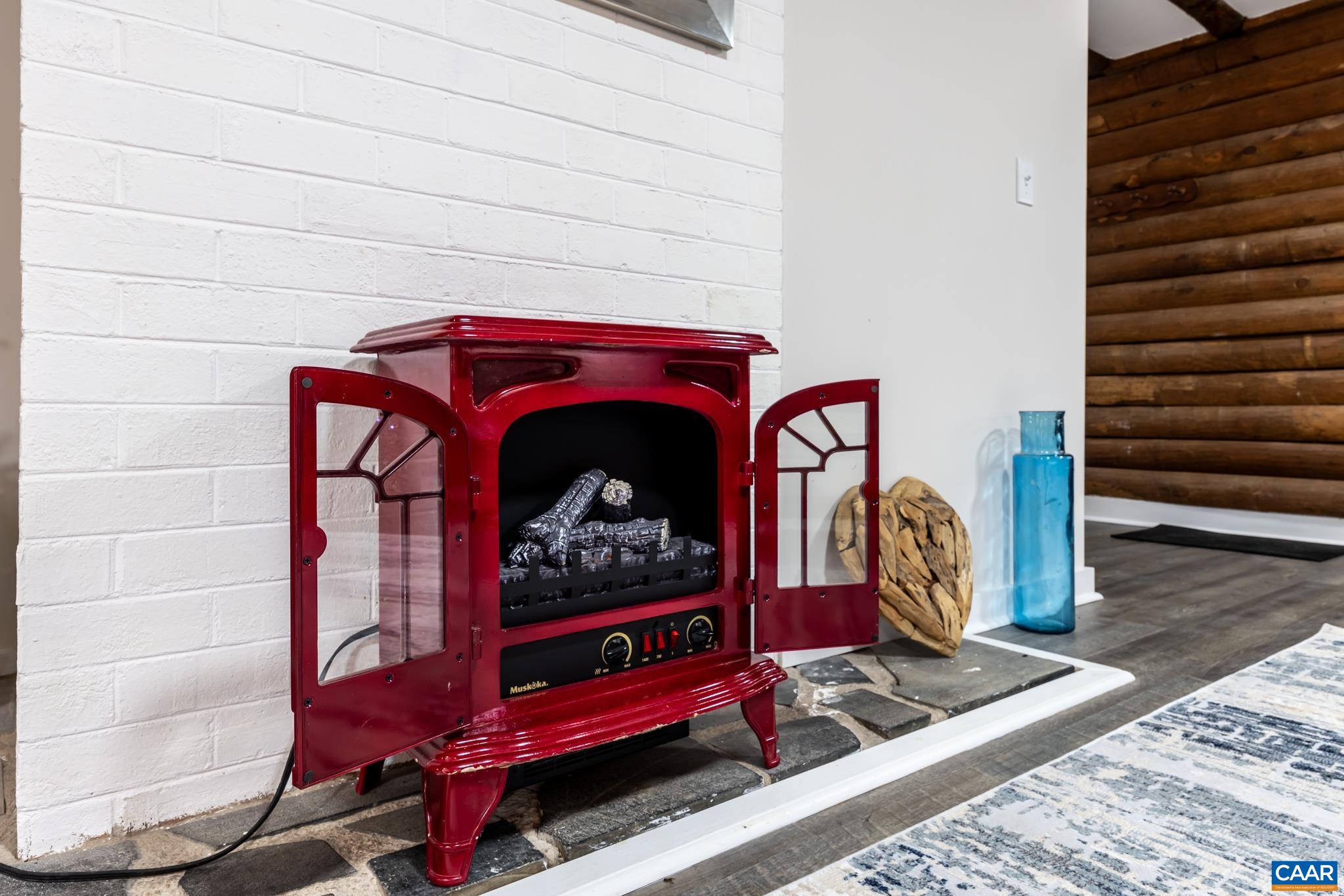 2395 MOUNTAIN BROOK DR