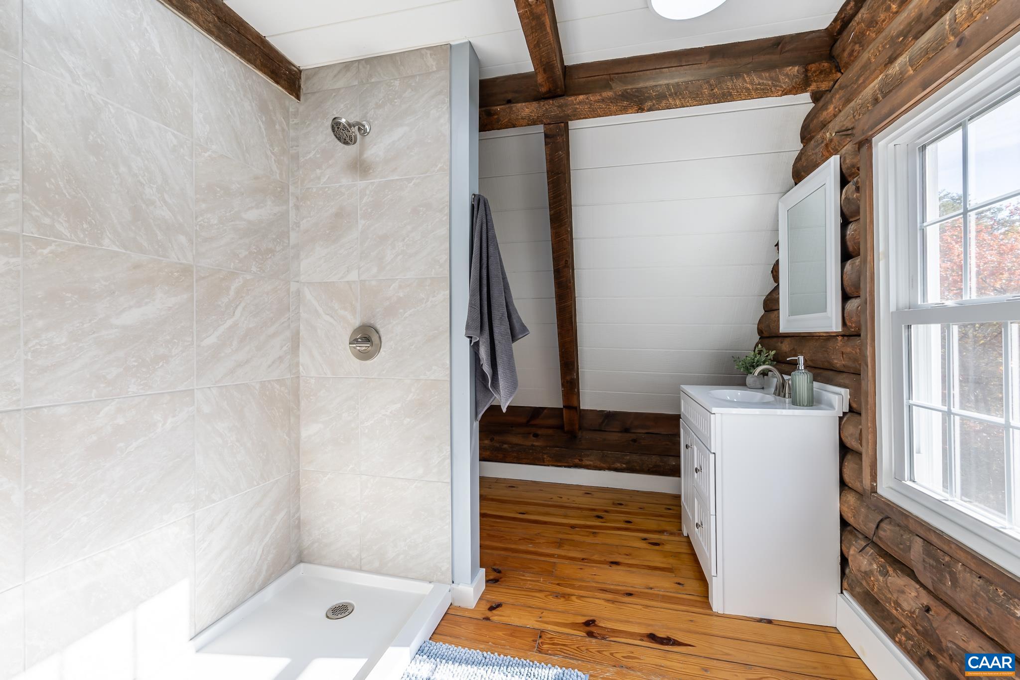 2395 MOUNTAIN BROOK DR