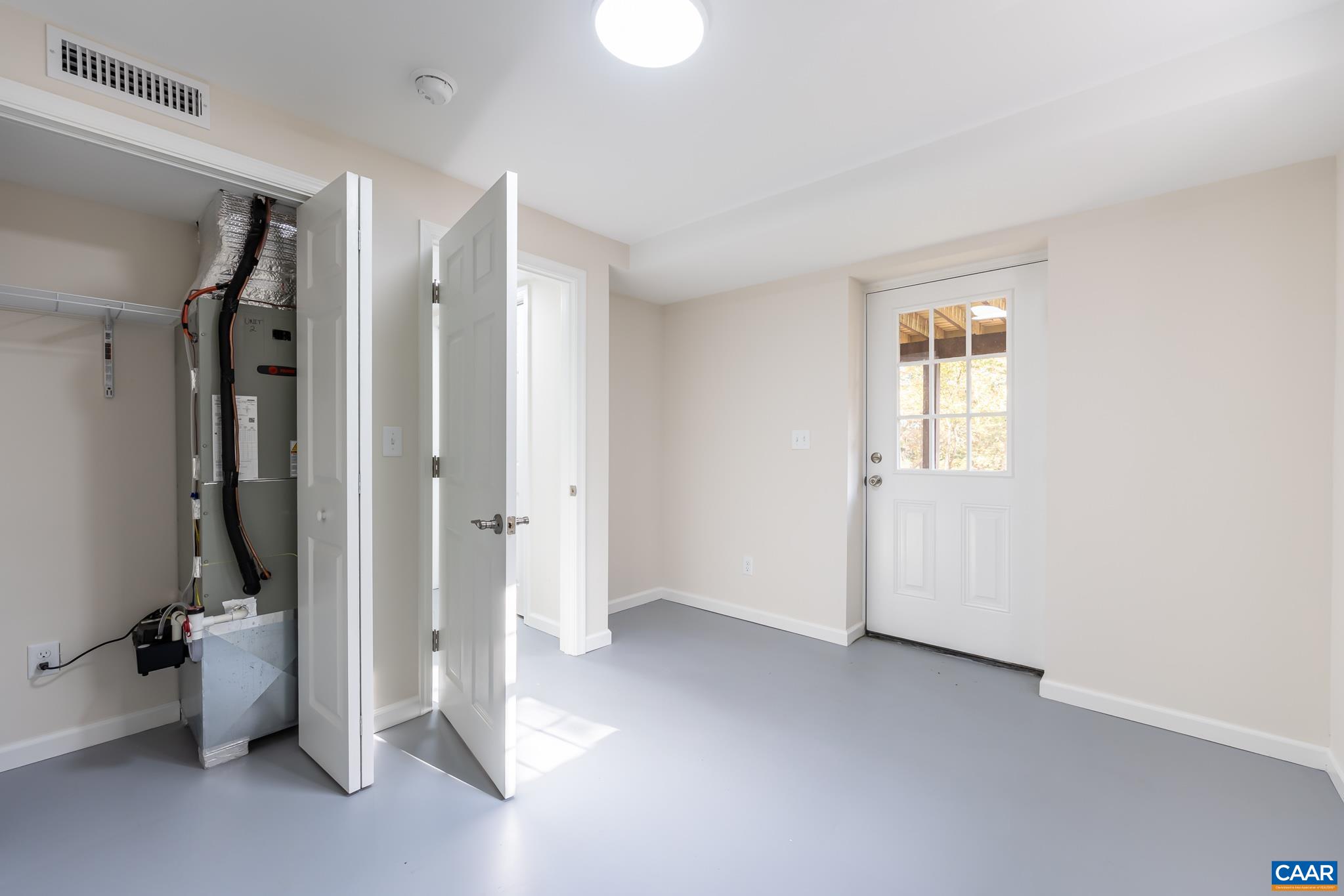 2395 MOUNTAIN BROOK DR