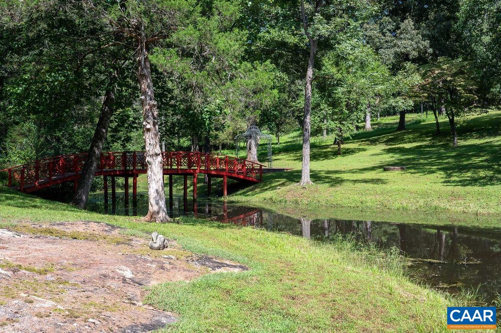 949 FIELDS OF BOAZ DR