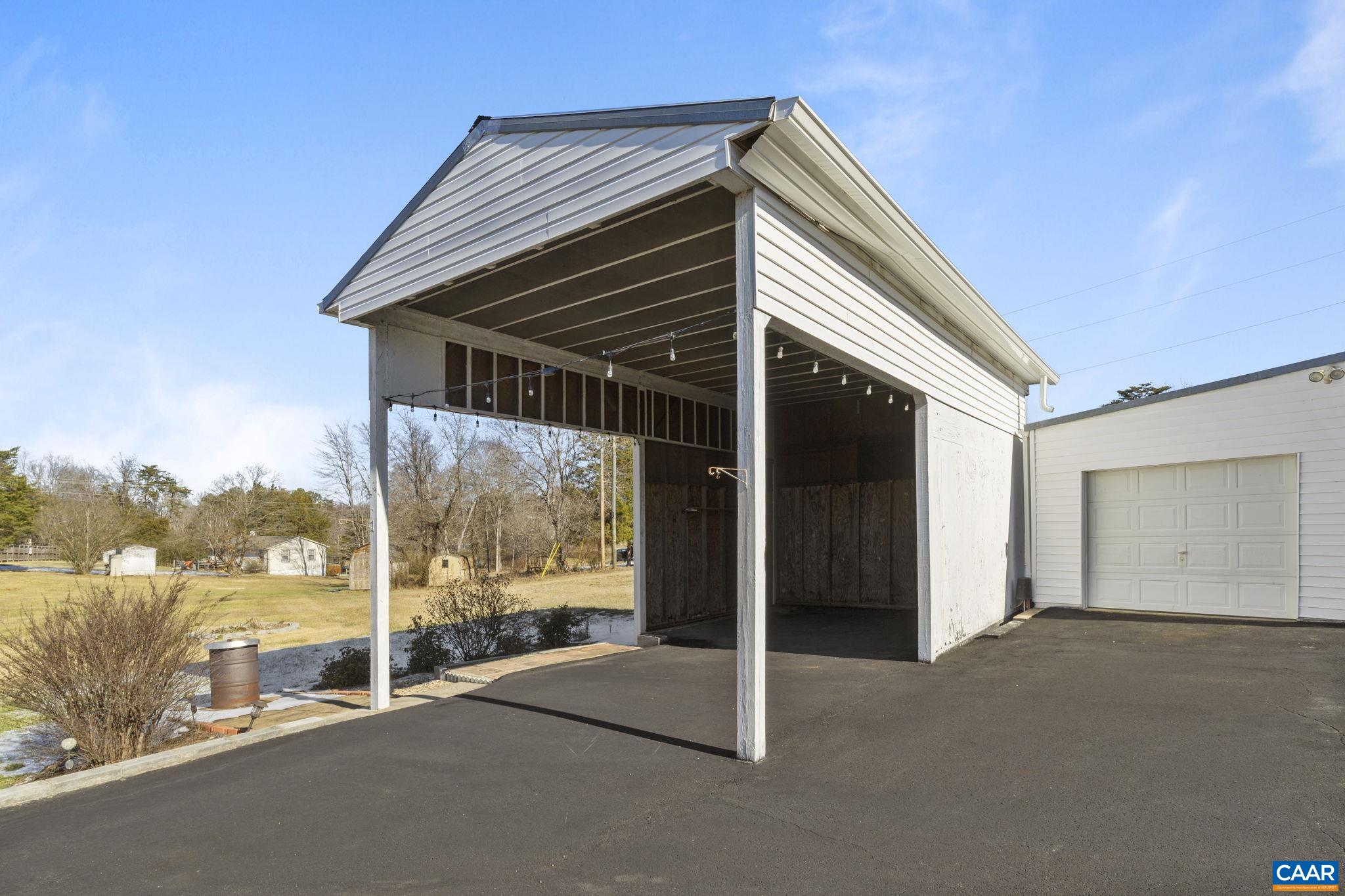 2760 THOMAS JEFFERSON PKWY