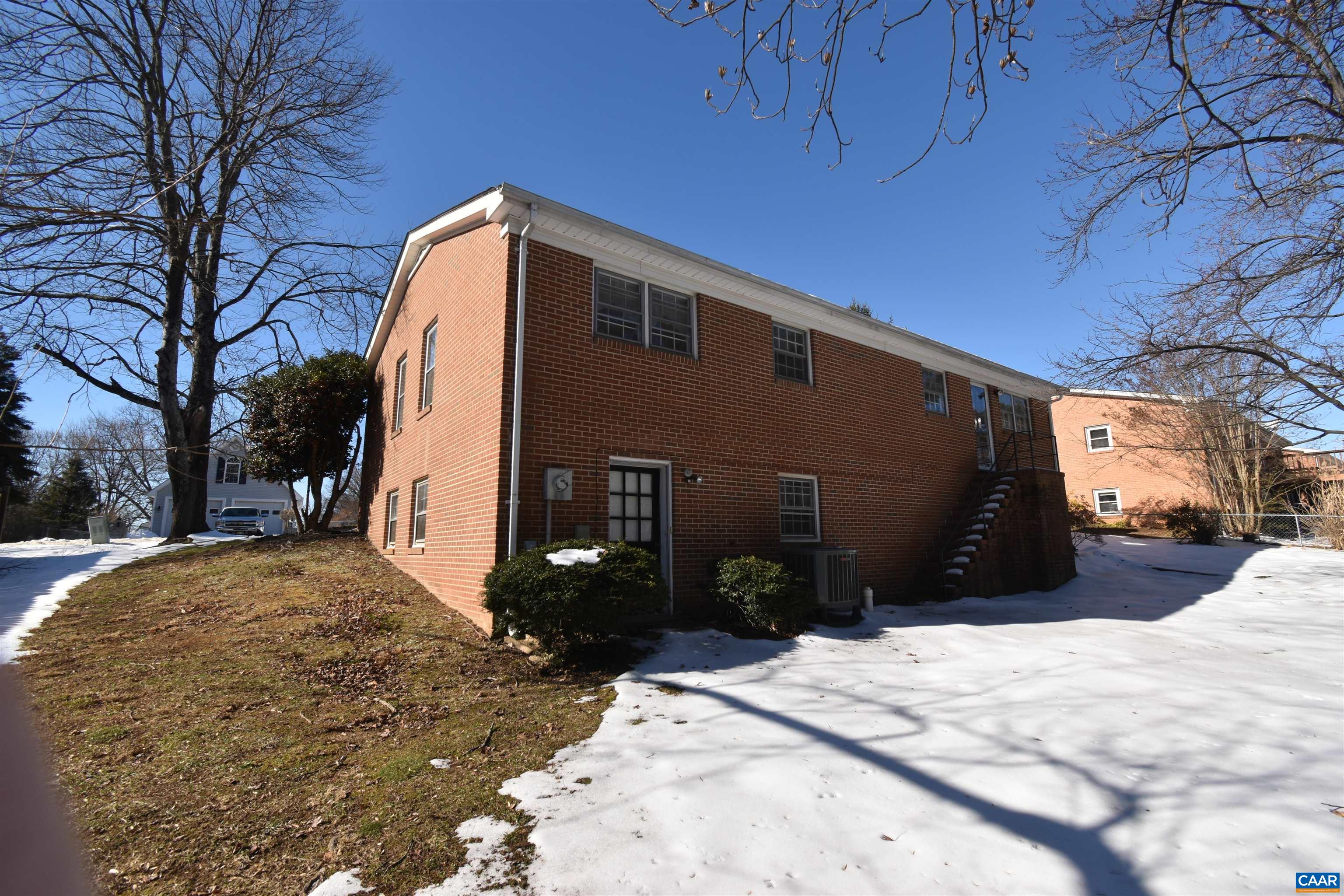 105 DEERWOOD DR