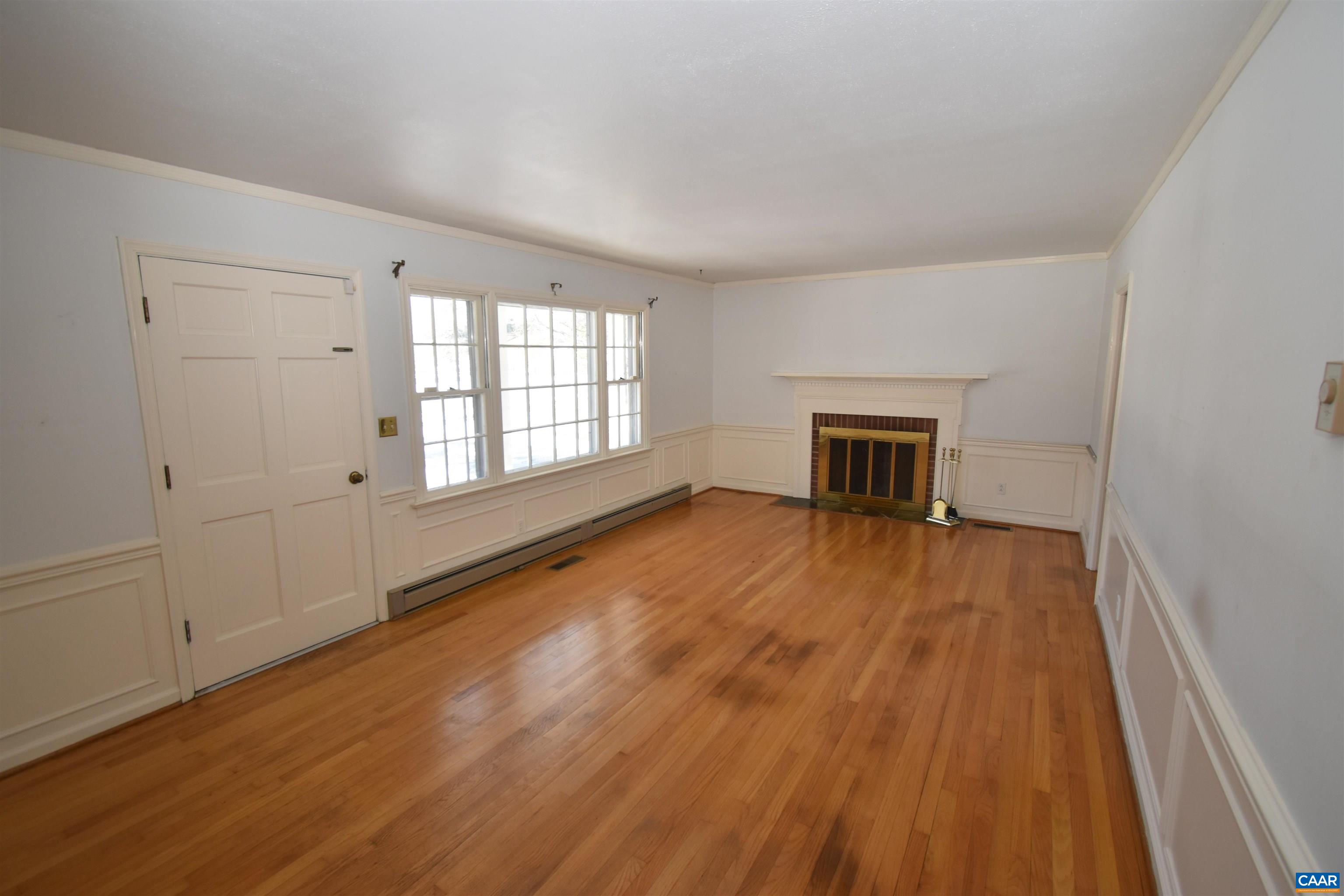 105 DEERWOOD DR