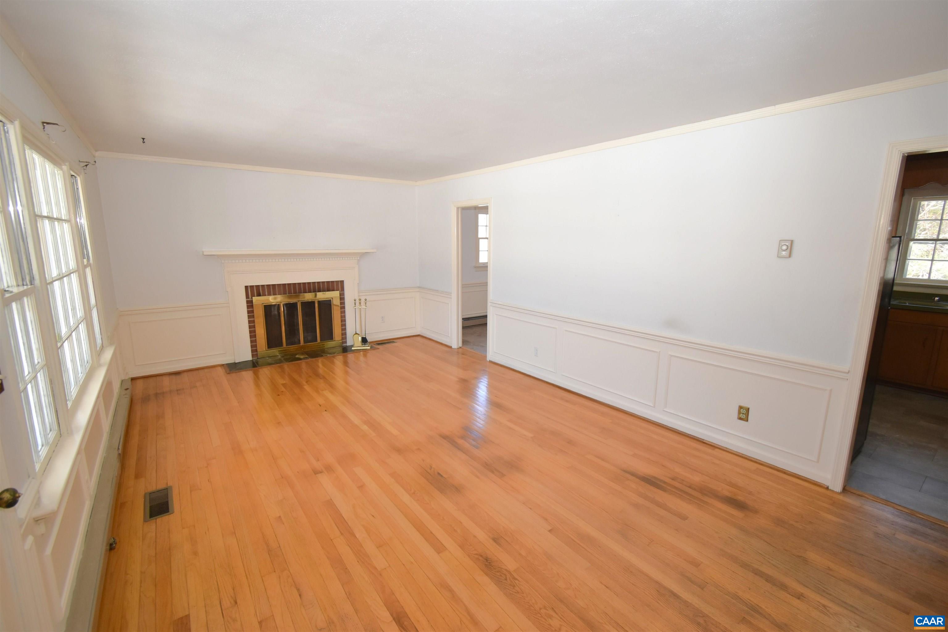 105 DEERWOOD DR