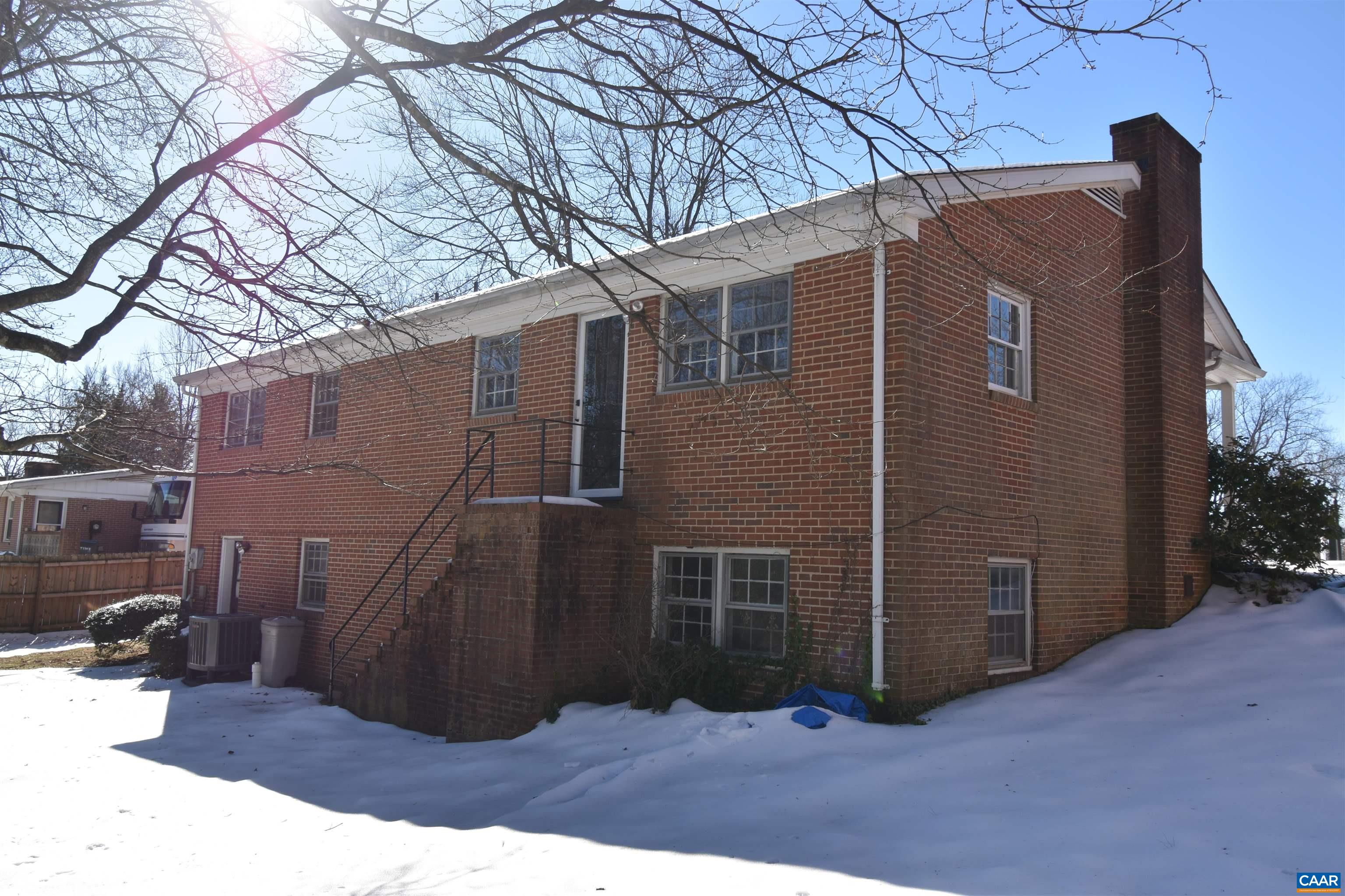 105 DEERWOOD DR