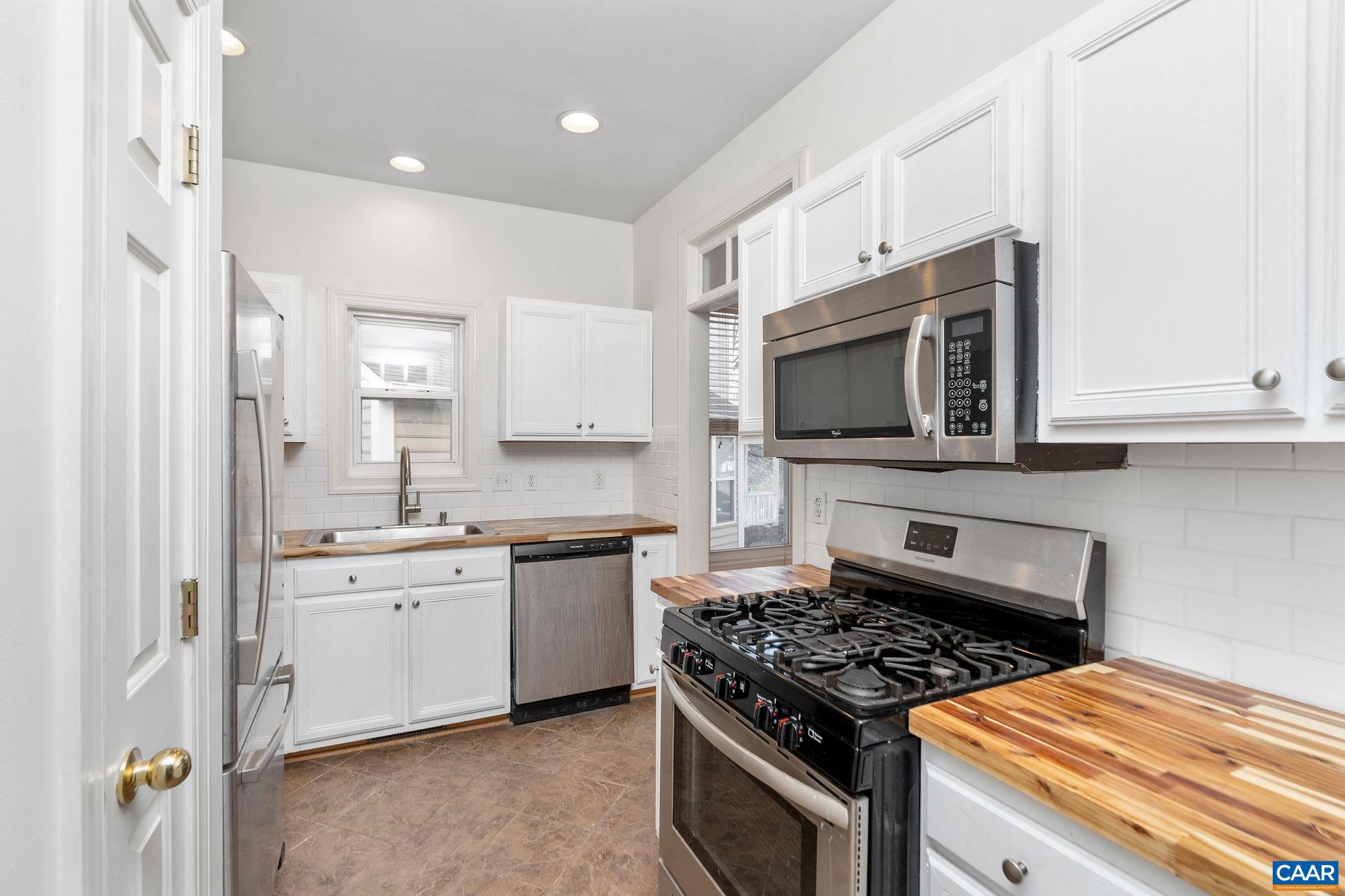 1103 DRUID AVE Unit: J