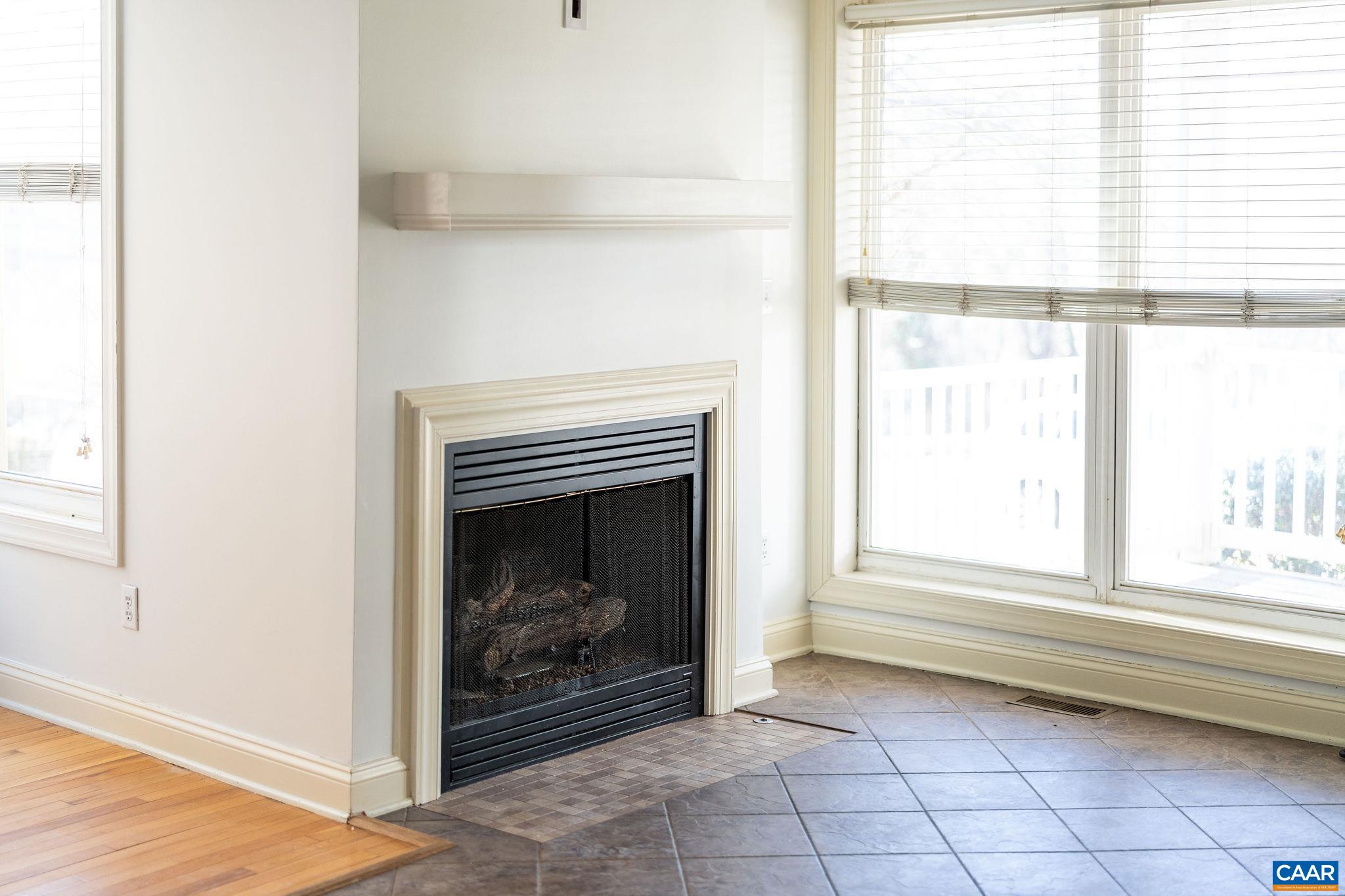 1103 DRUID AVE Unit: J