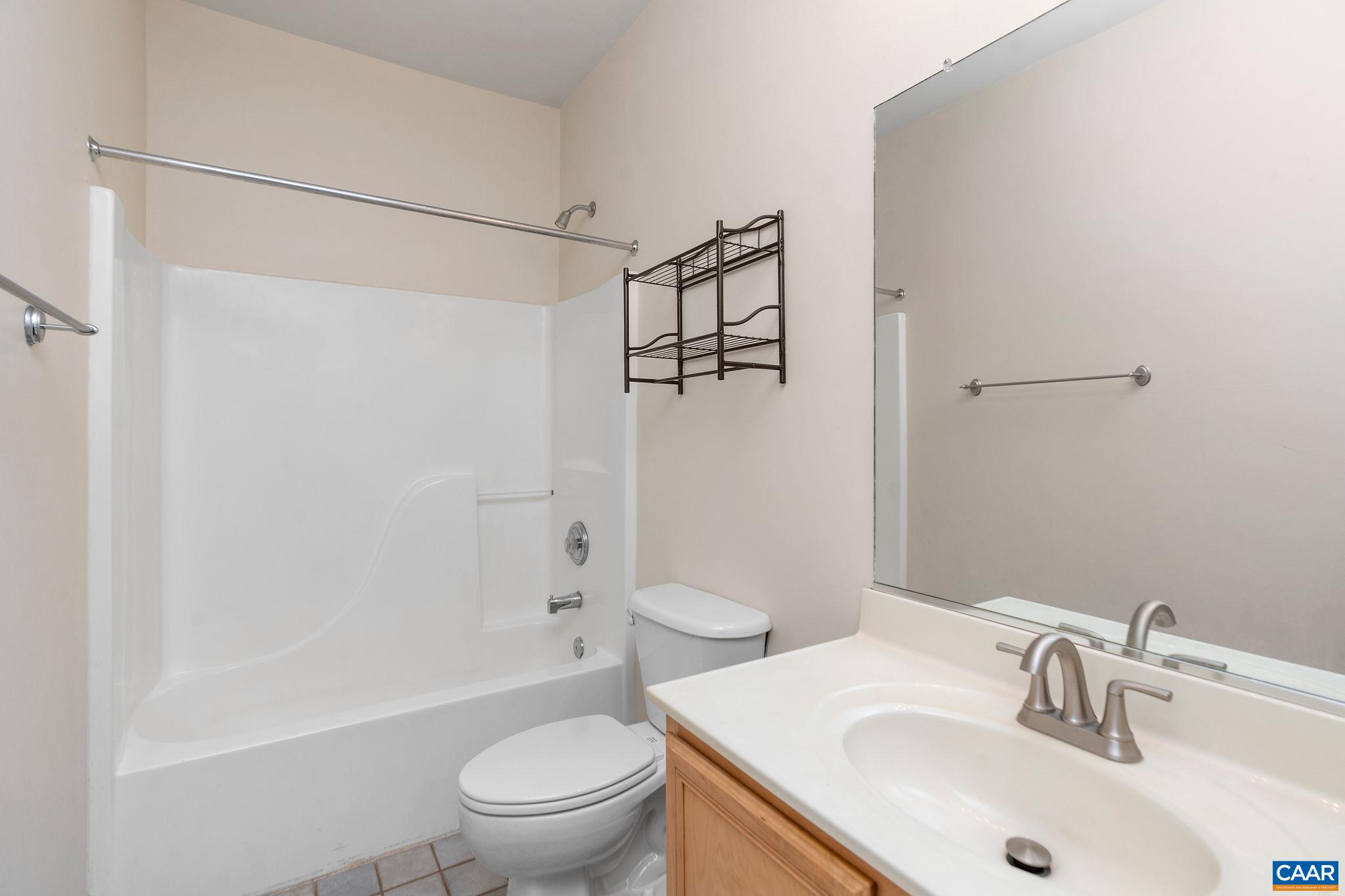 1103 DRUID AVE Unit: J
