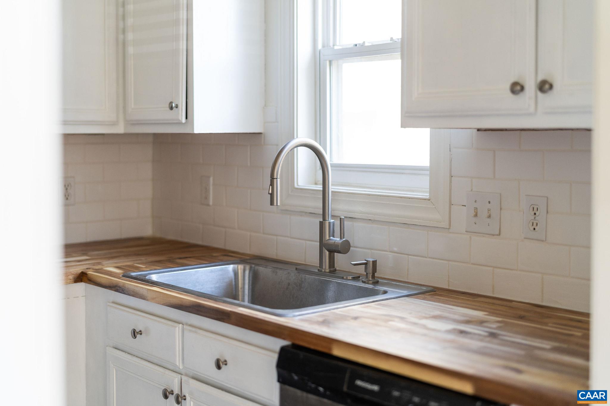1103 DRUID AVE Unit: J