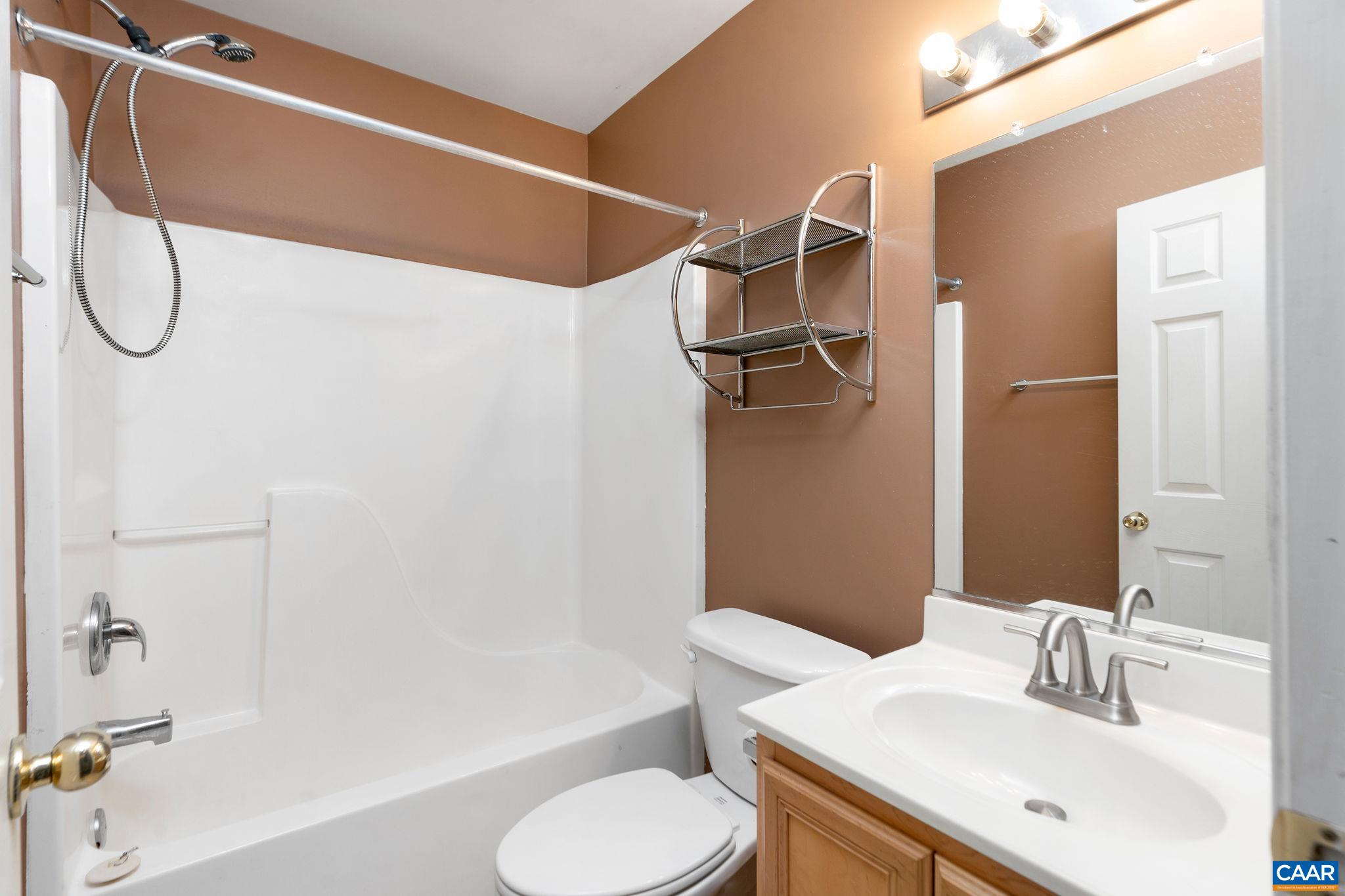 1103 DRUID AVE Unit: J