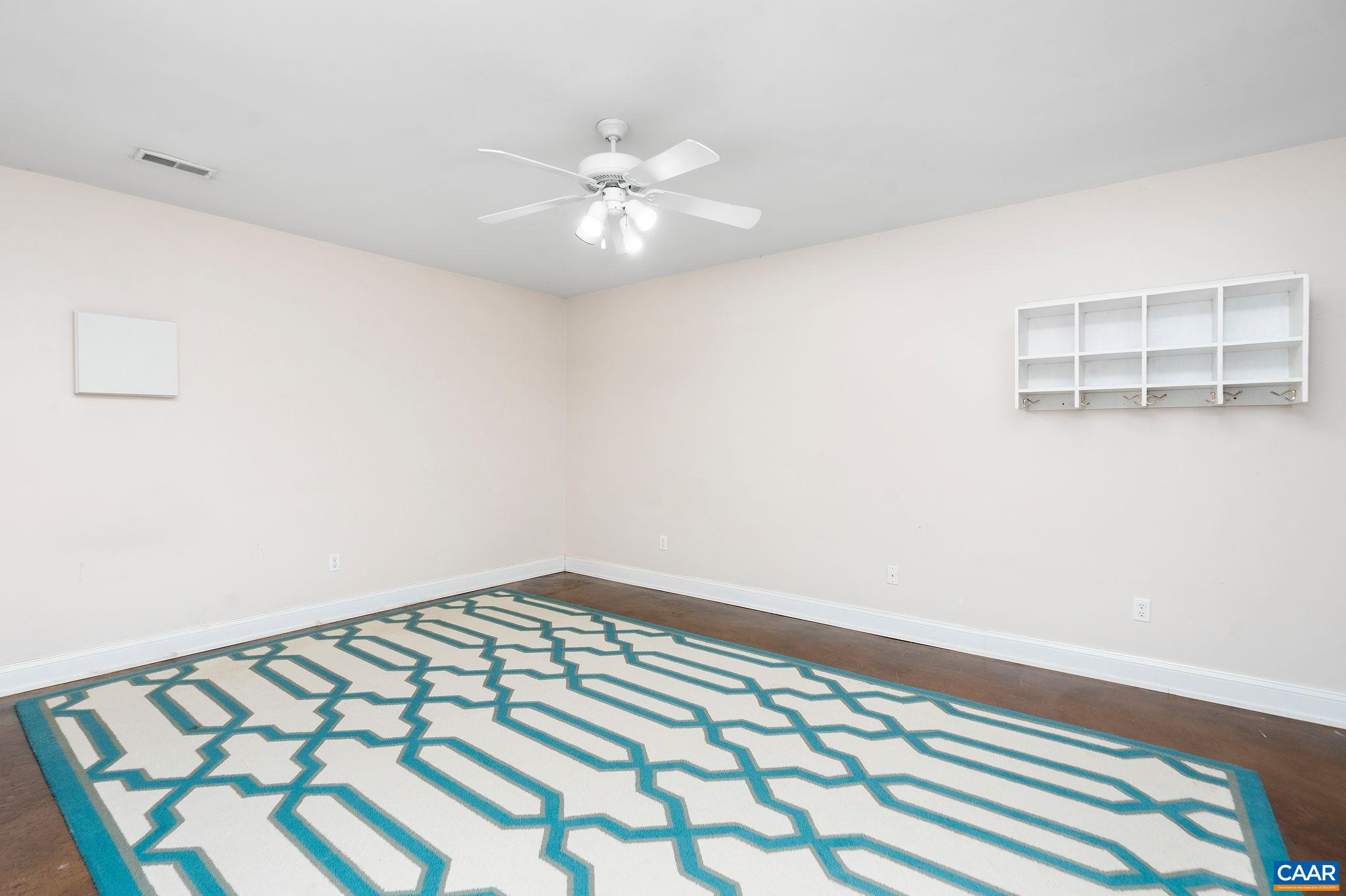 1103 DRUID AVE Unit: J