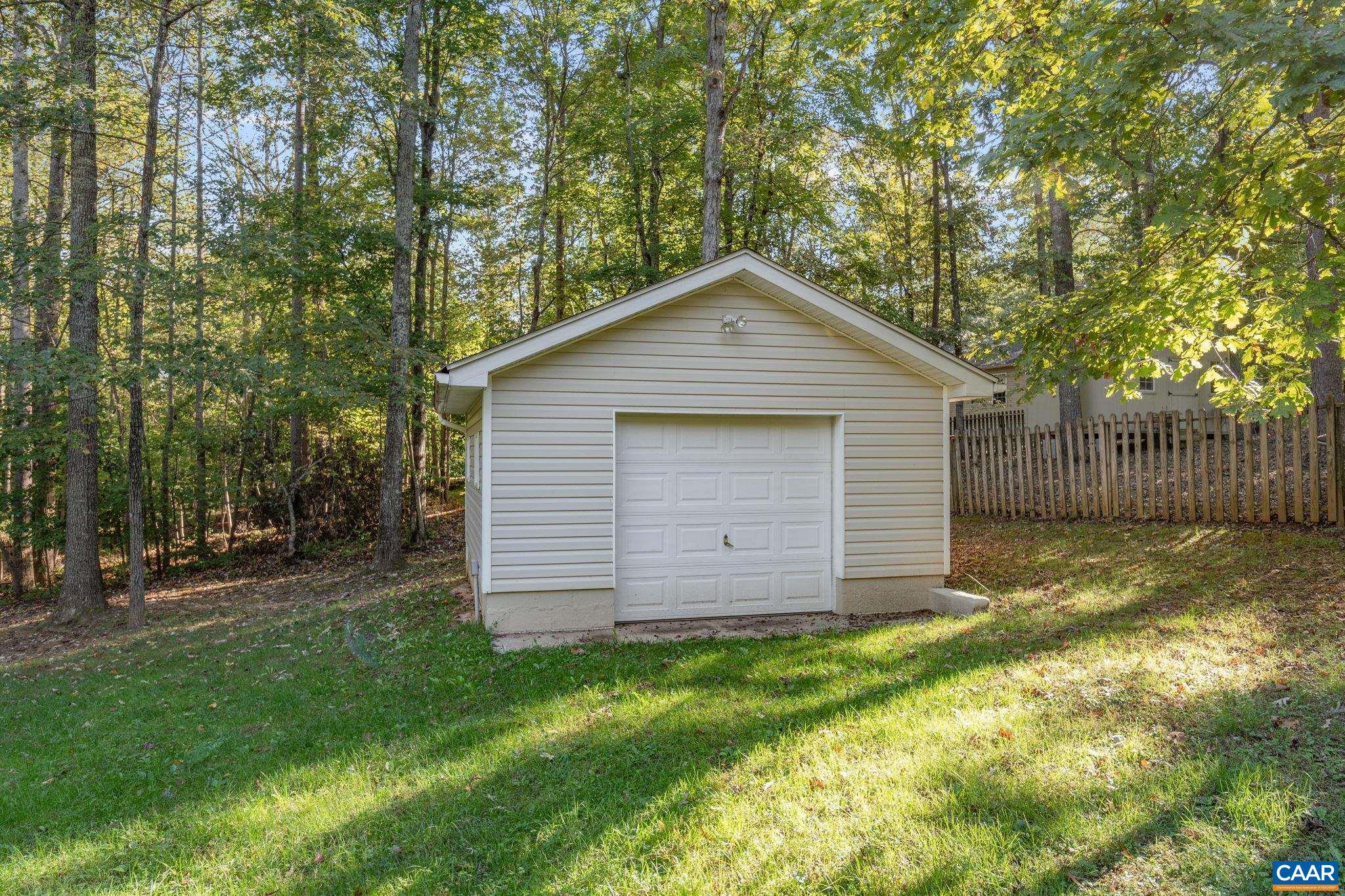 634 JEFFERSON DR