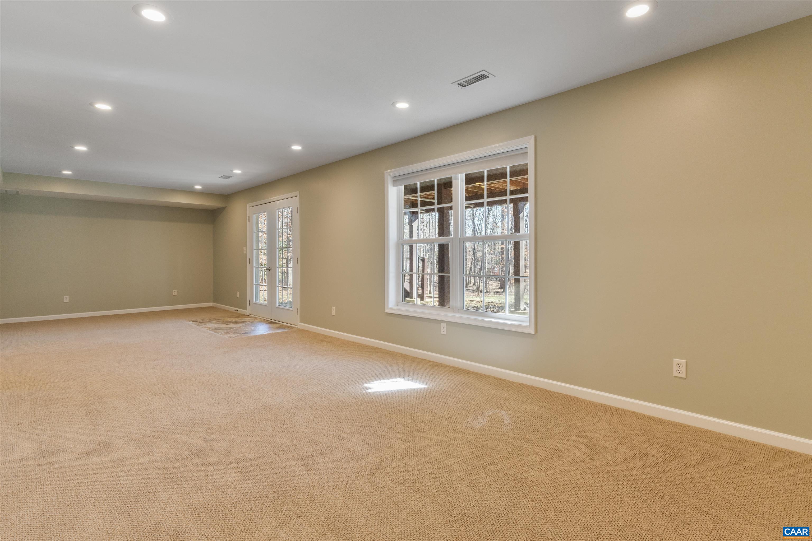 634 JEFFERSON DR