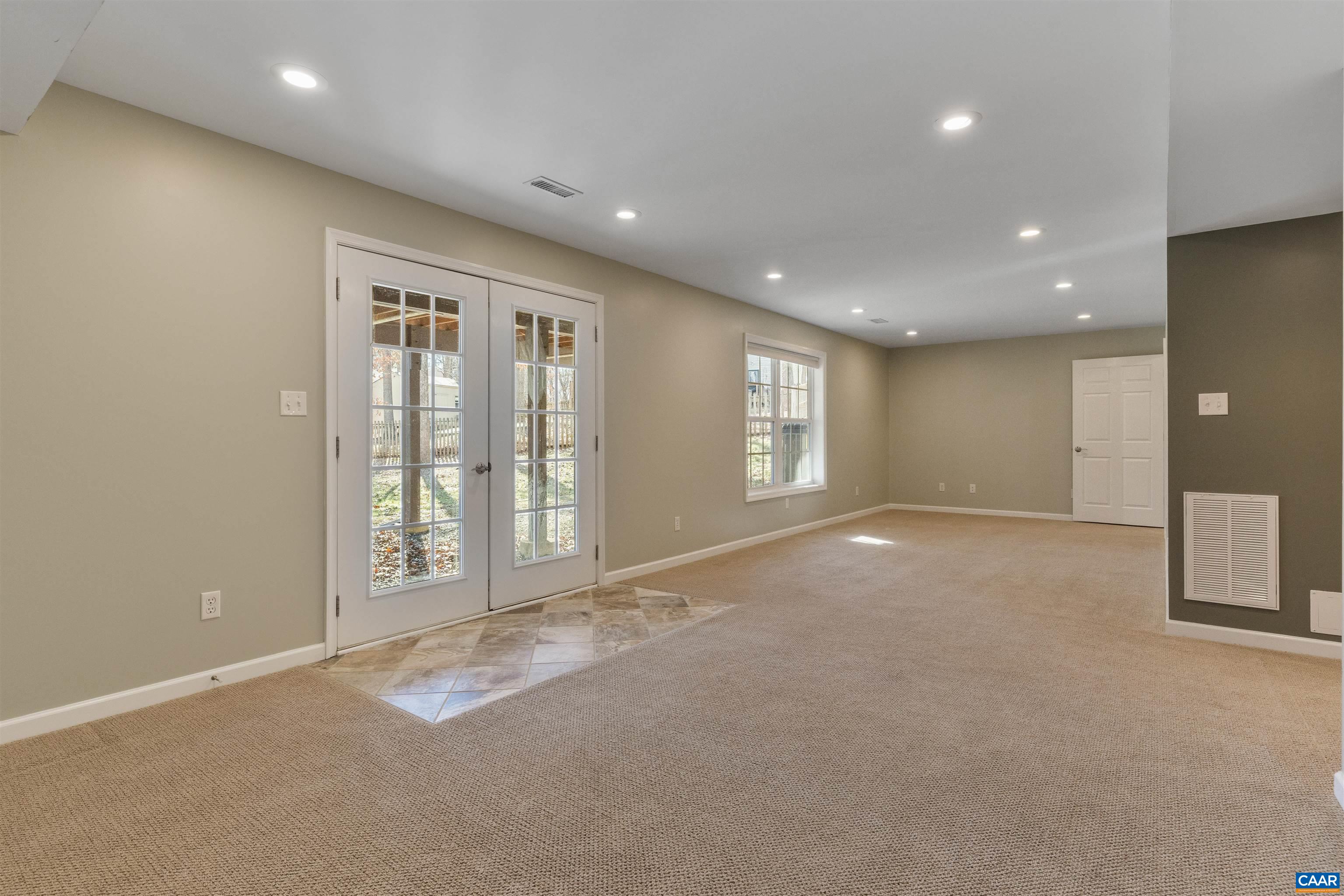 634 JEFFERSON DR