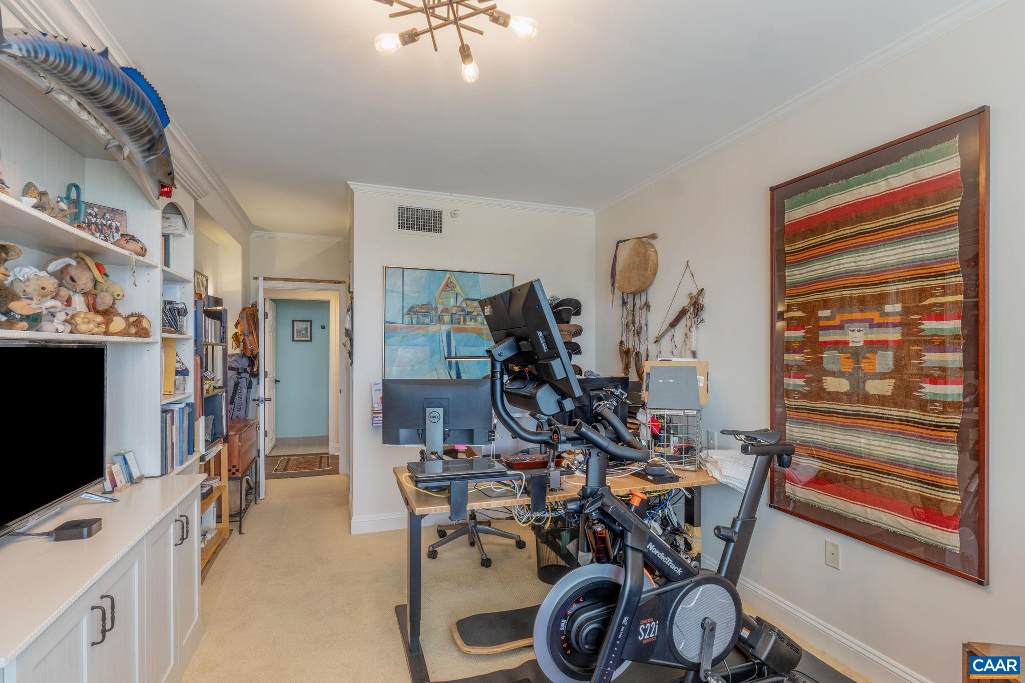 500 CRESTWOOD DR Unit: 1202