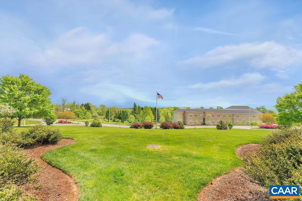 500 CRESTWOOD DR Unit: 1202